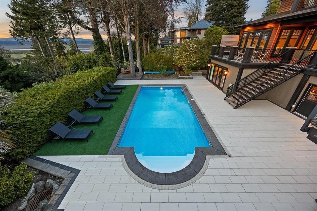 2737 CRESCENT DRIVE, Surrey