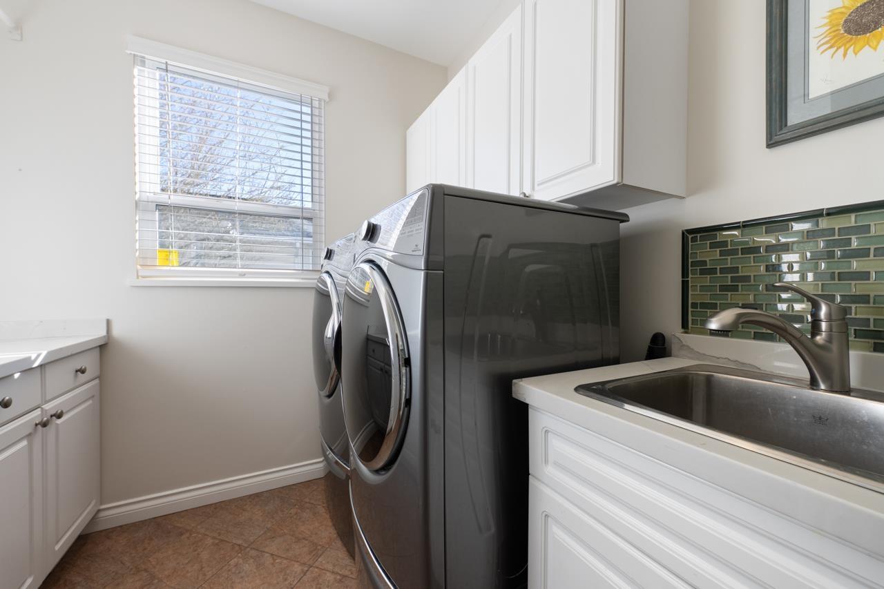 14027 BLACKBURN AVENUE, White Rock