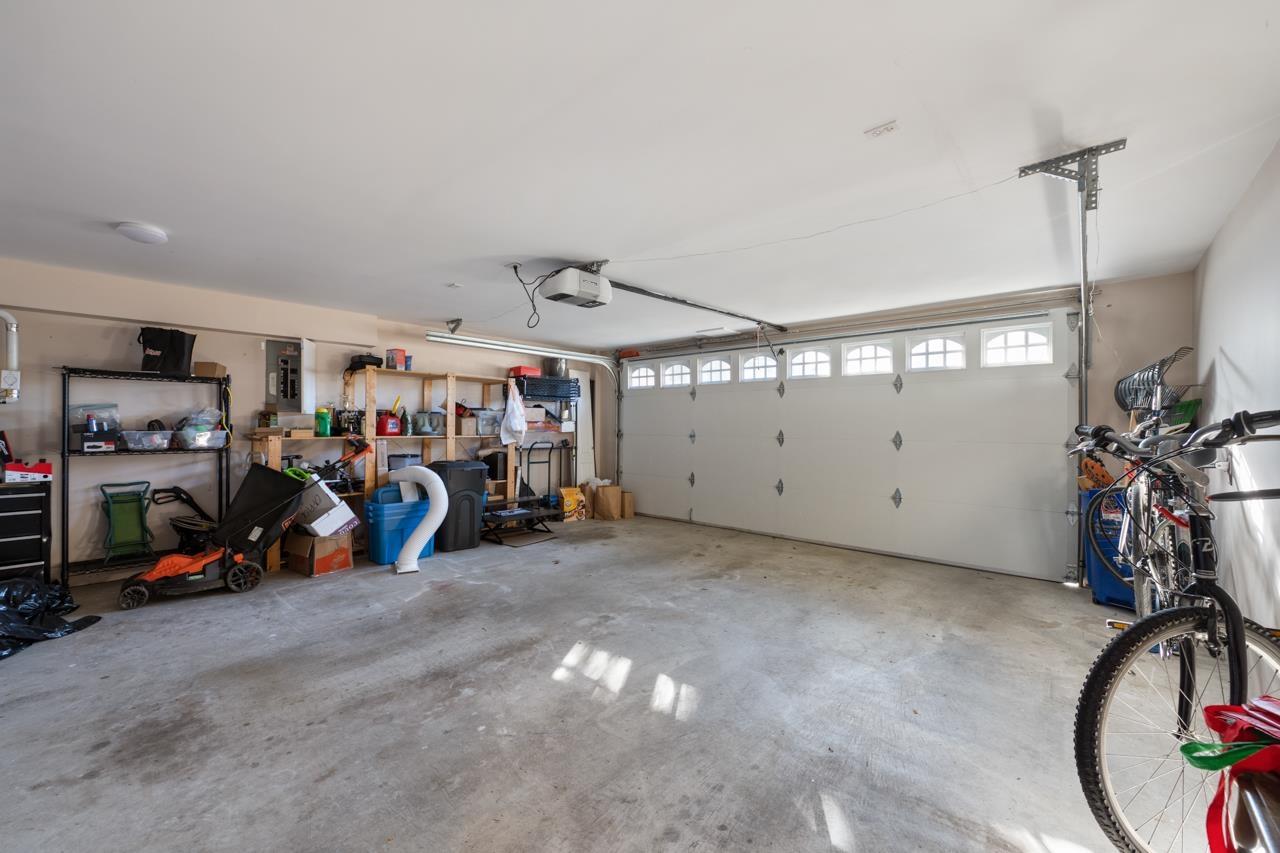 14027 BLACKBURN AVENUE, White Rock