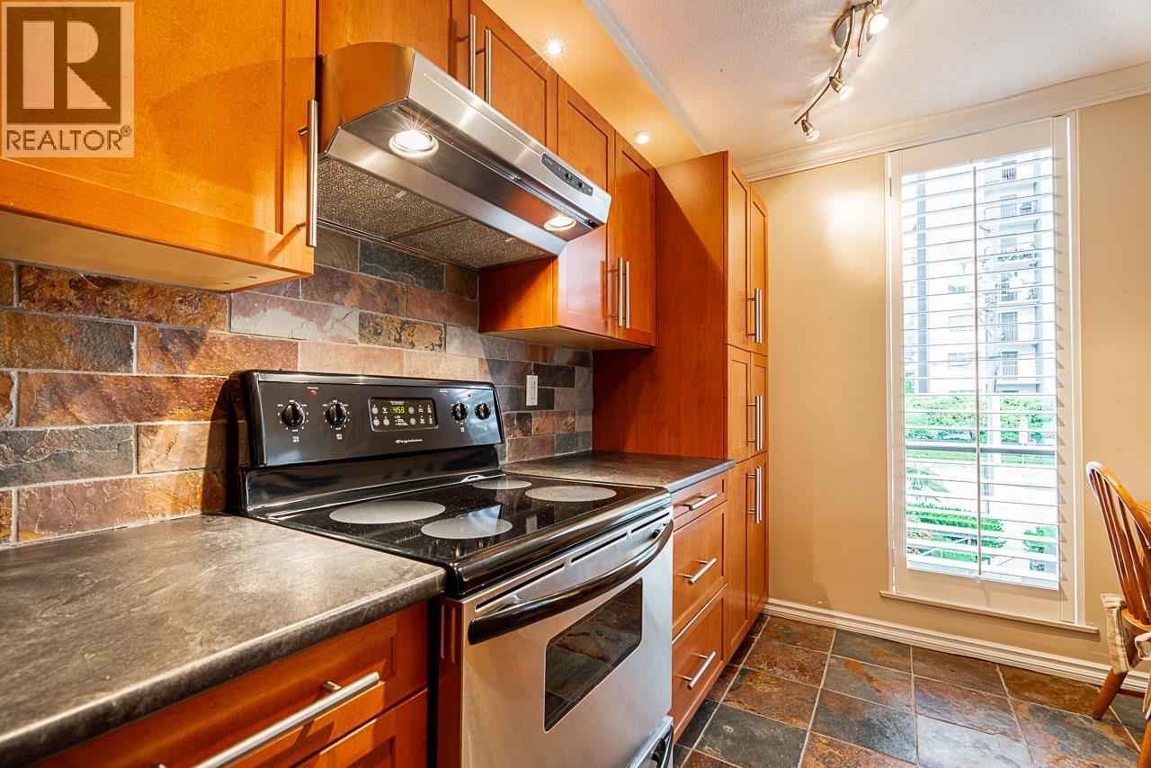 204 2150 BELLEVUE AVENUE, West Vancouver