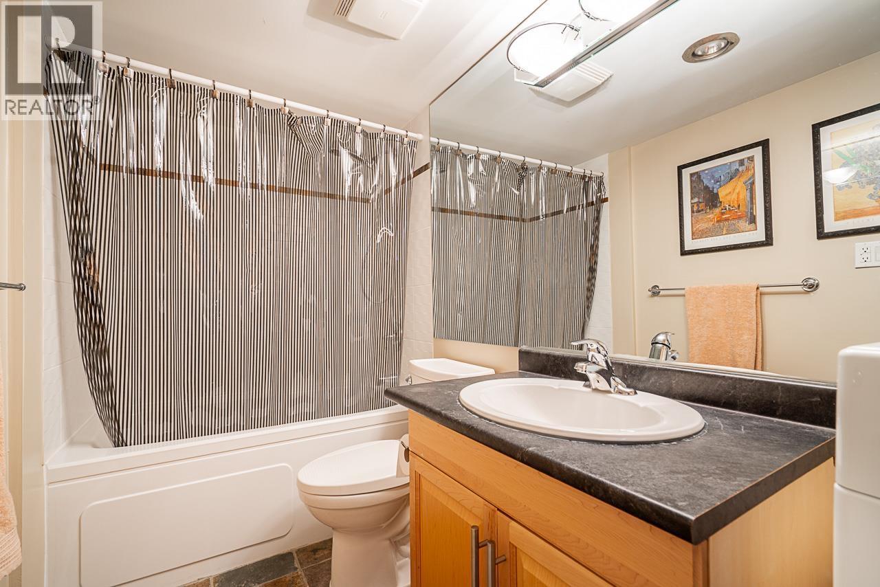 204 2150 BELLEVUE AVENUE, West Vancouver