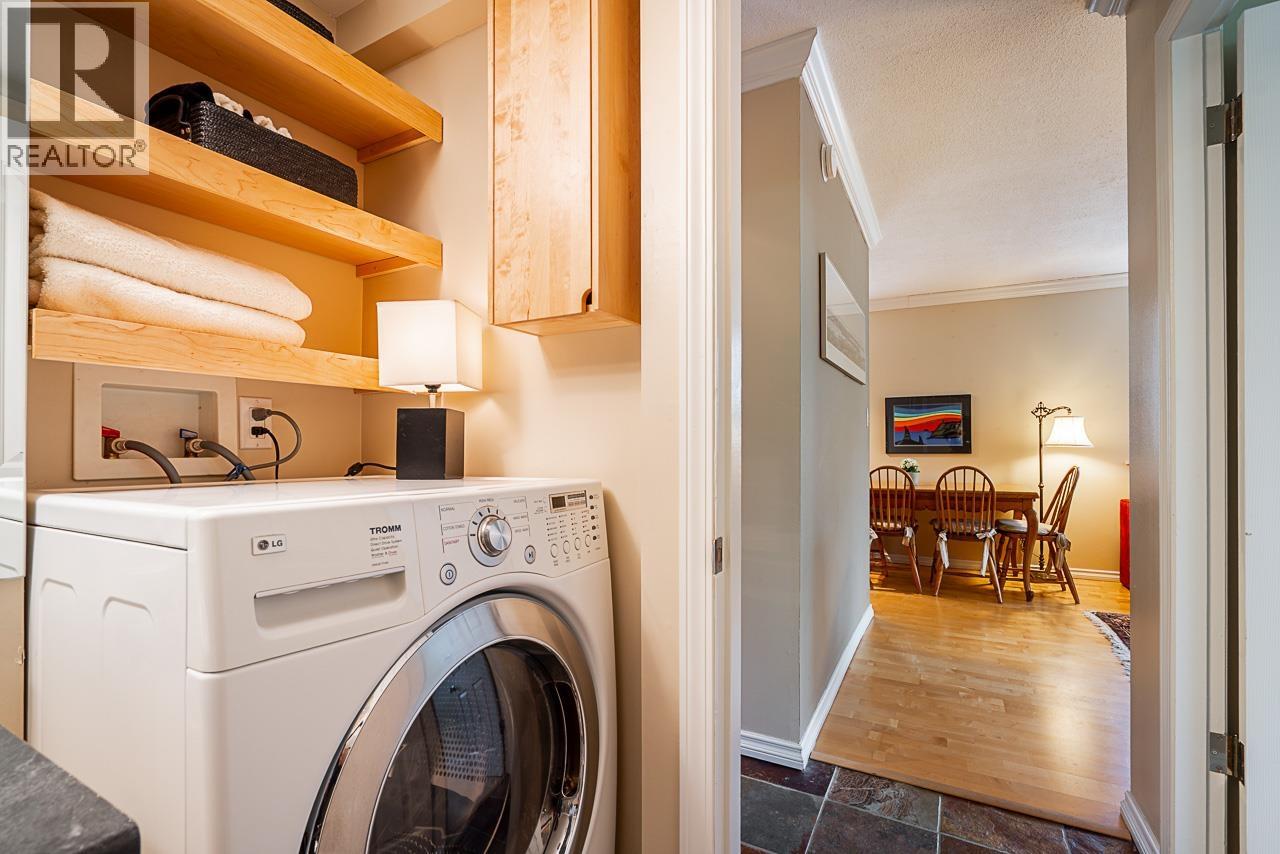 204 2150 BELLEVUE AVENUE, West Vancouver
