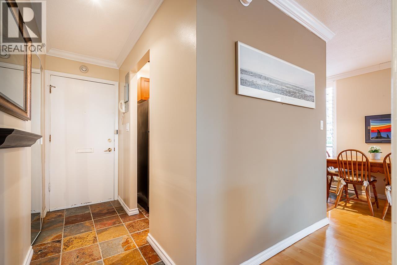 204 2150 BELLEVUE AVENUE, West Vancouver