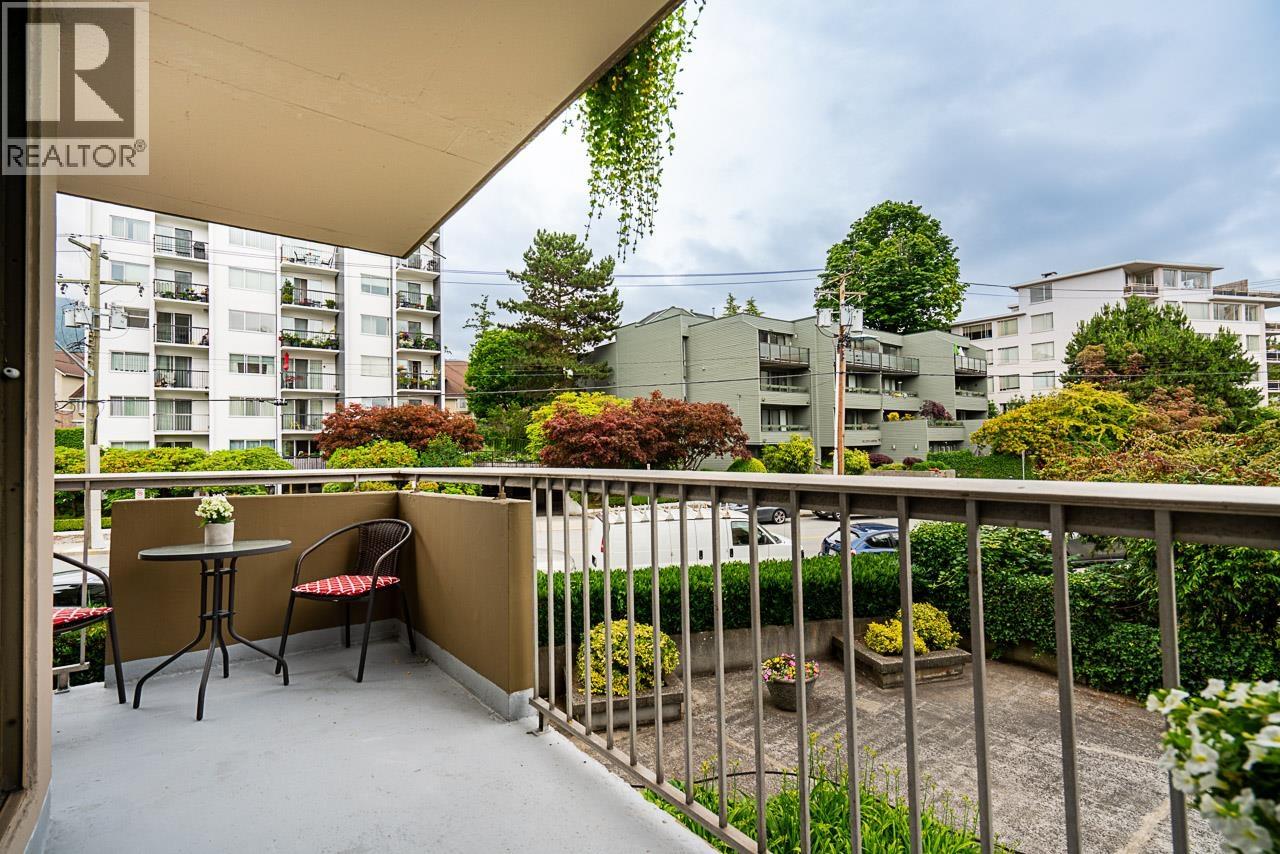 204 2150 BELLEVUE AVENUE, West Vancouver