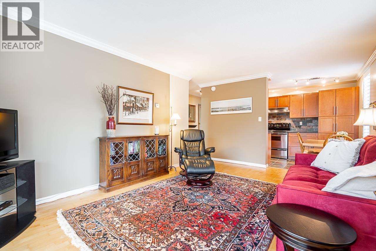 204 2150 BELLEVUE AVENUE, West Vancouver
