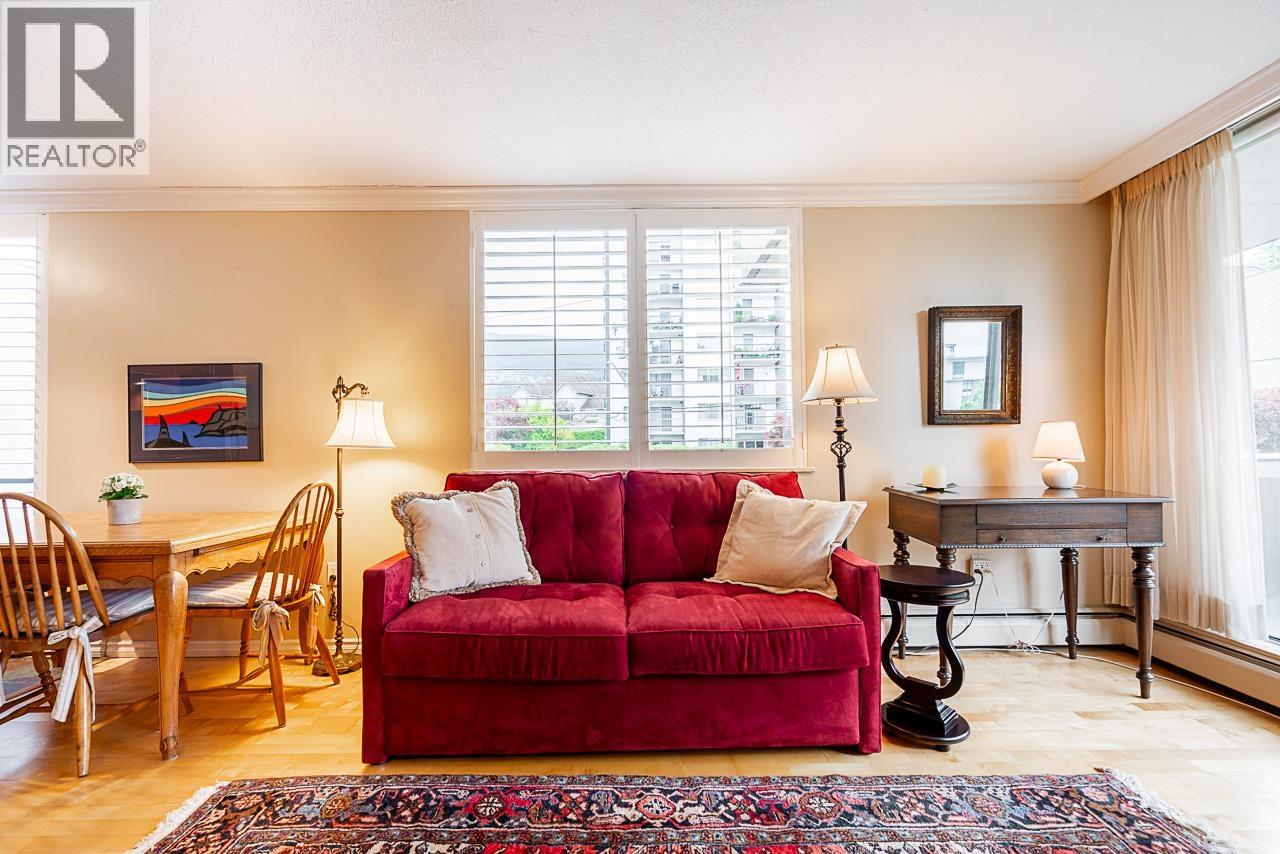 204 2150 BELLEVUE AVENUE, West Vancouver