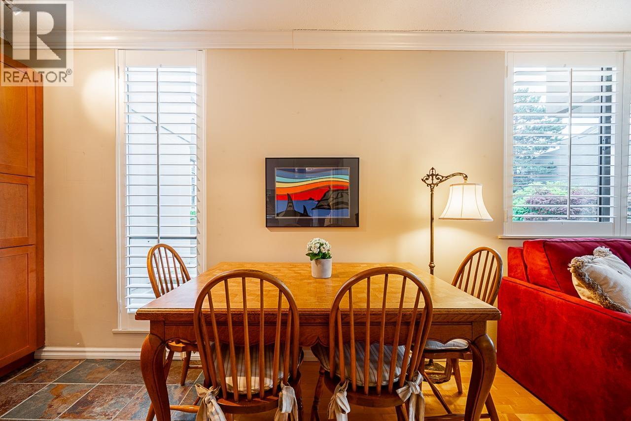 204 2150 BELLEVUE AVENUE, West Vancouver