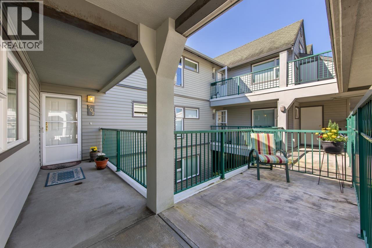 #202-4885 53 Street, Delta
