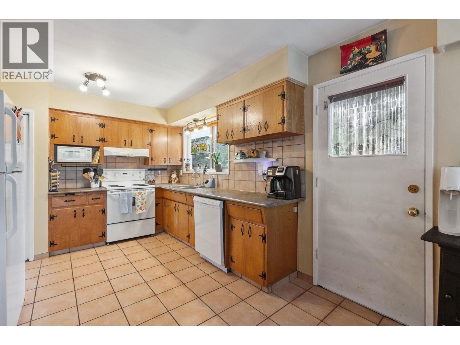 1554 FARRELL Crescent, Delta