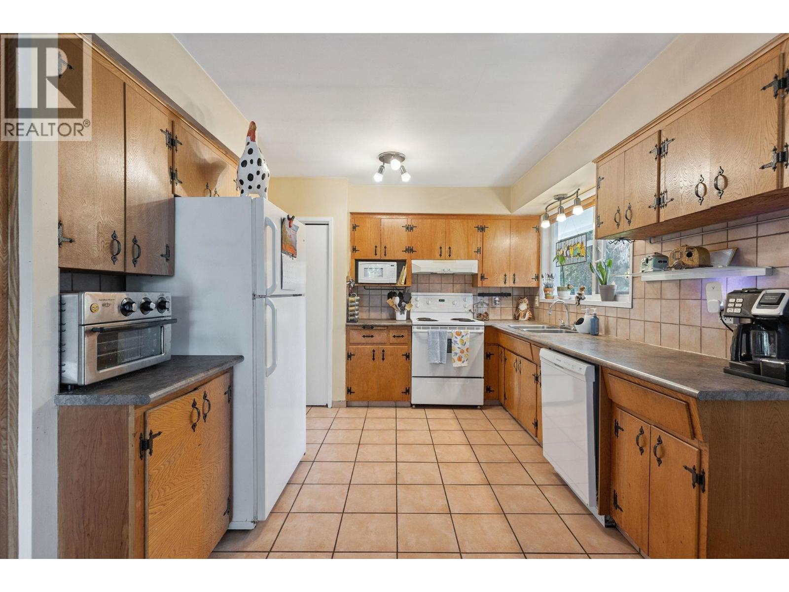 1554 FARRELL Crescent, Delta