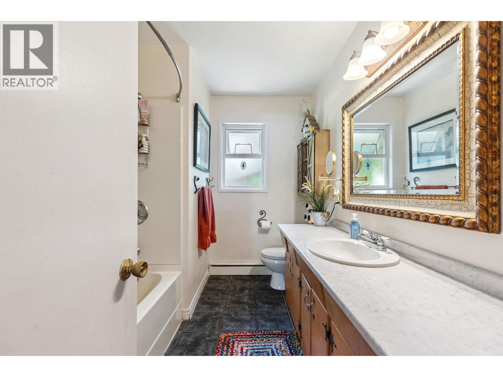 1554 FARRELL Crescent, Delta
