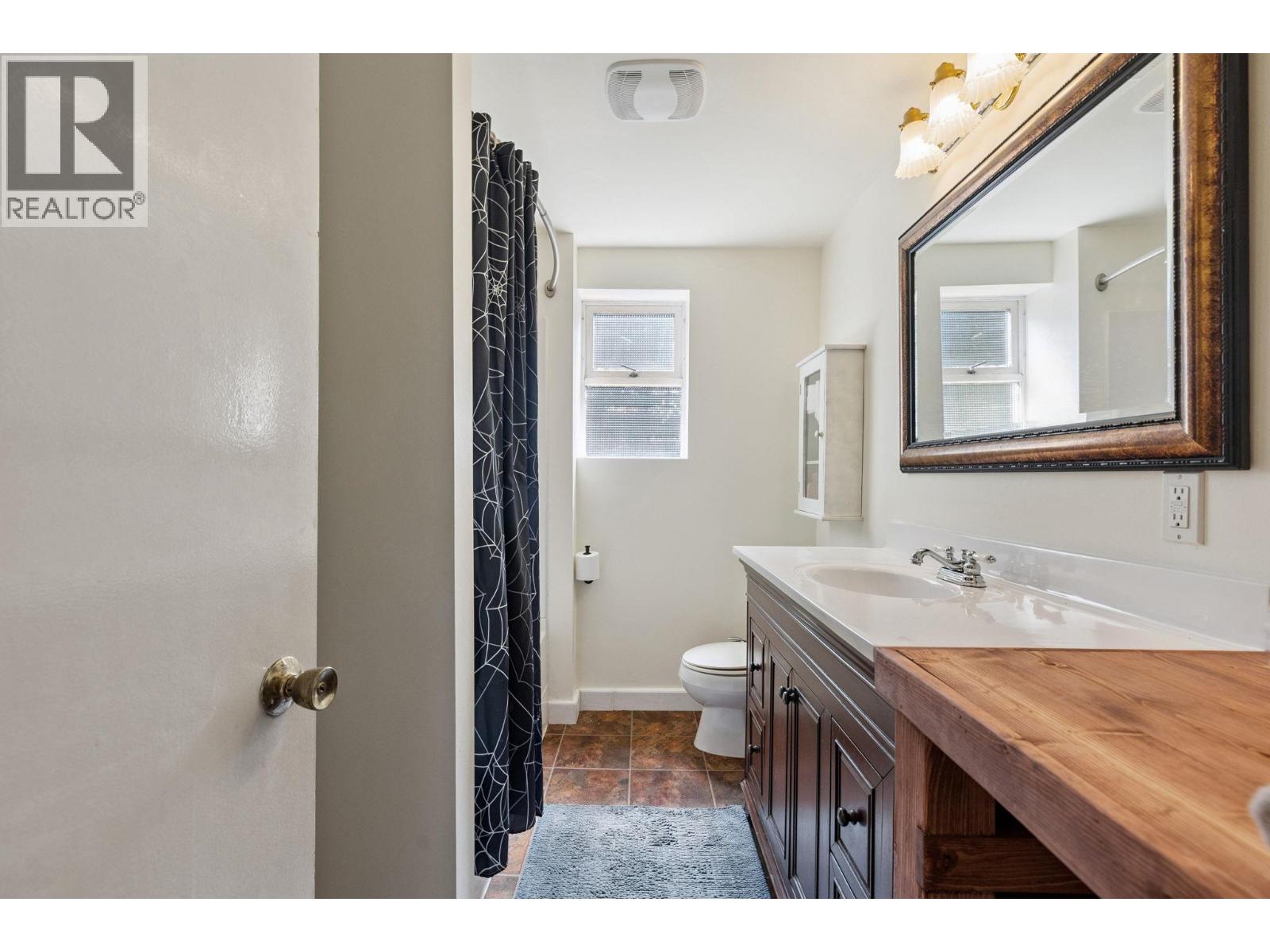 1554 FARRELL Crescent, Delta