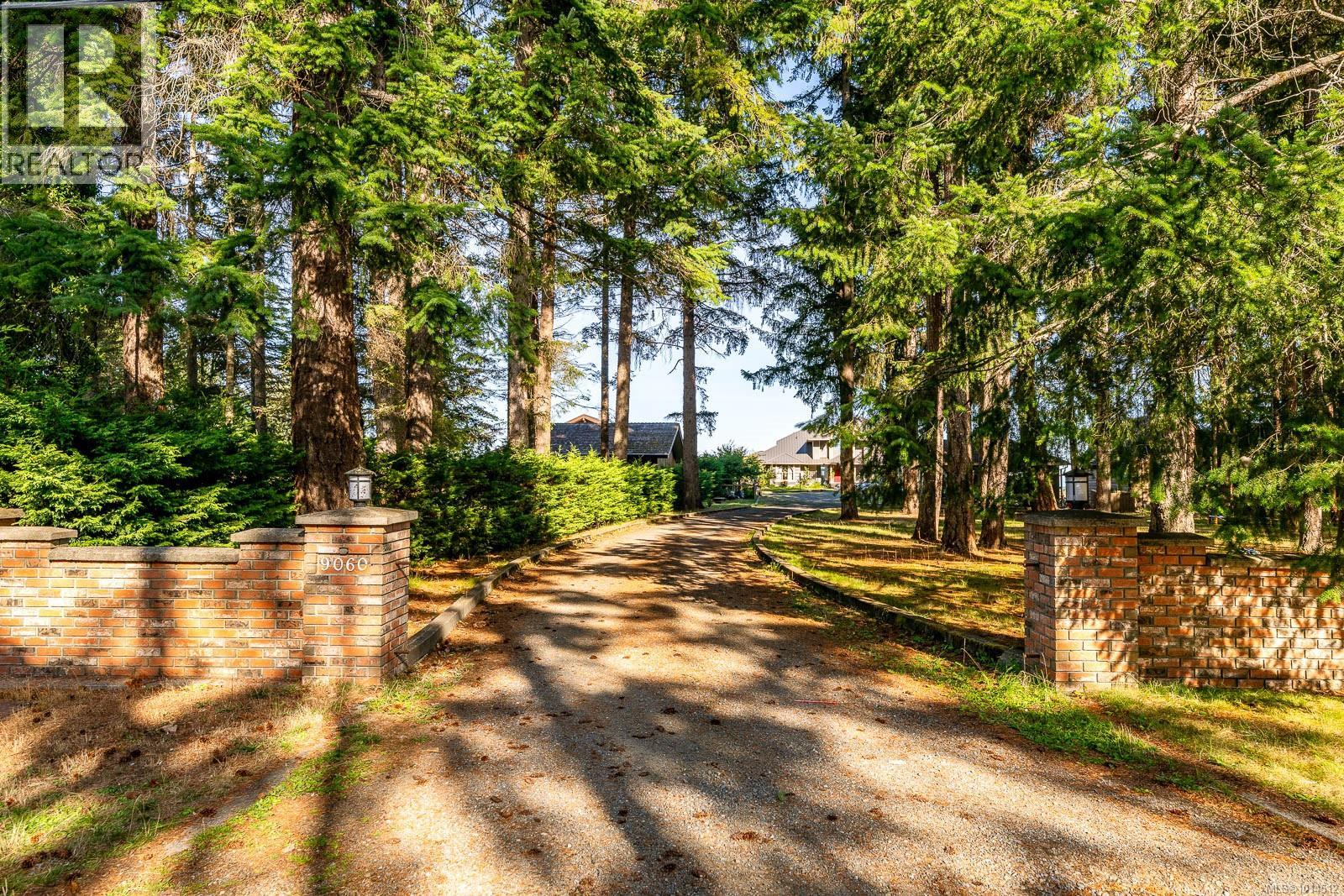 9060 Clarkson Ave, Black Creek
