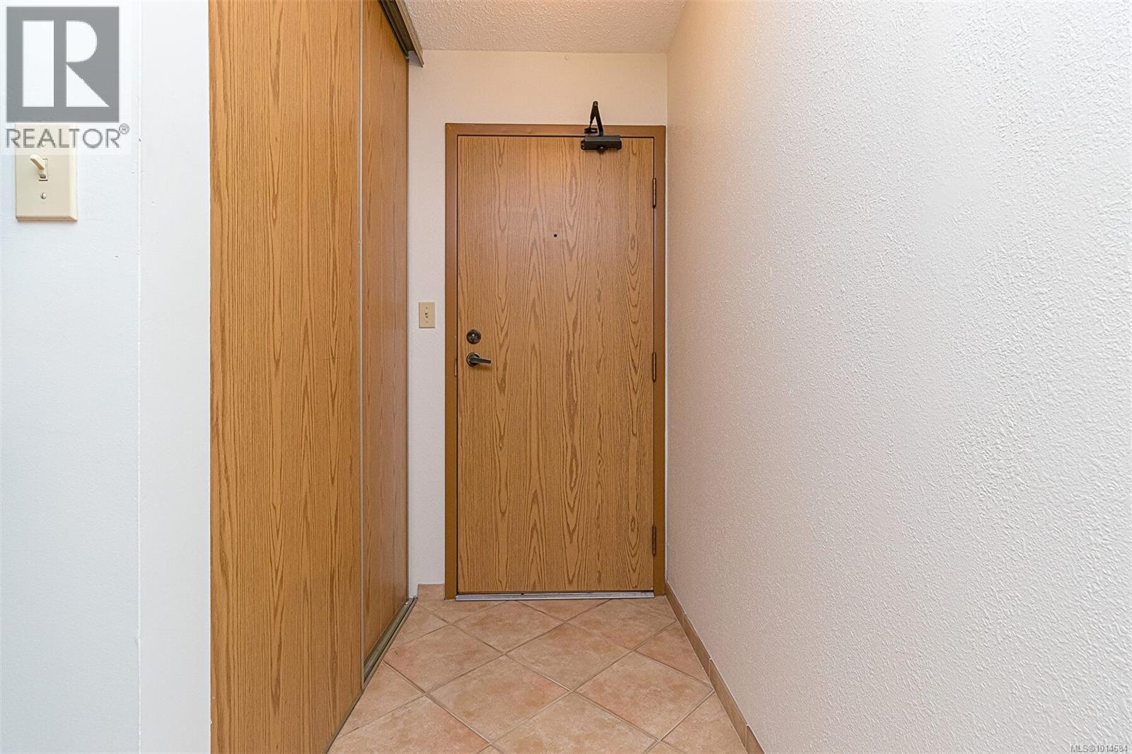 809 1630 Quadra Street, Victoria