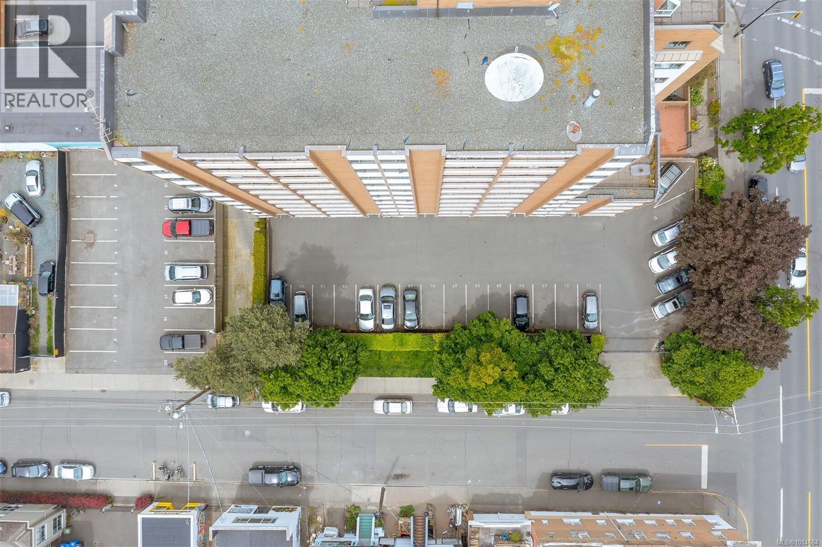 809 1630 Quadra Street, Victoria