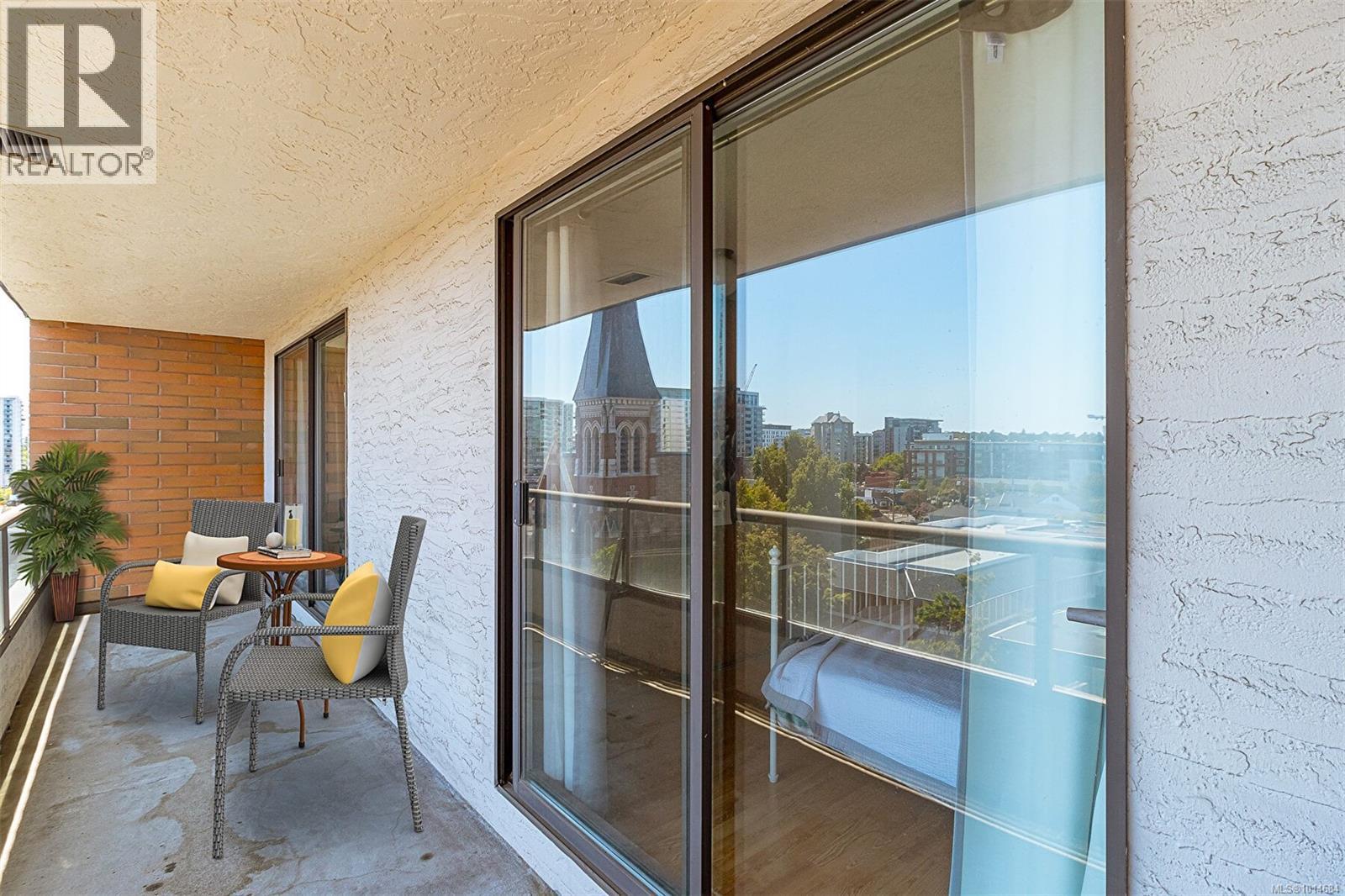 809 1630 Quadra Street, Victoria
