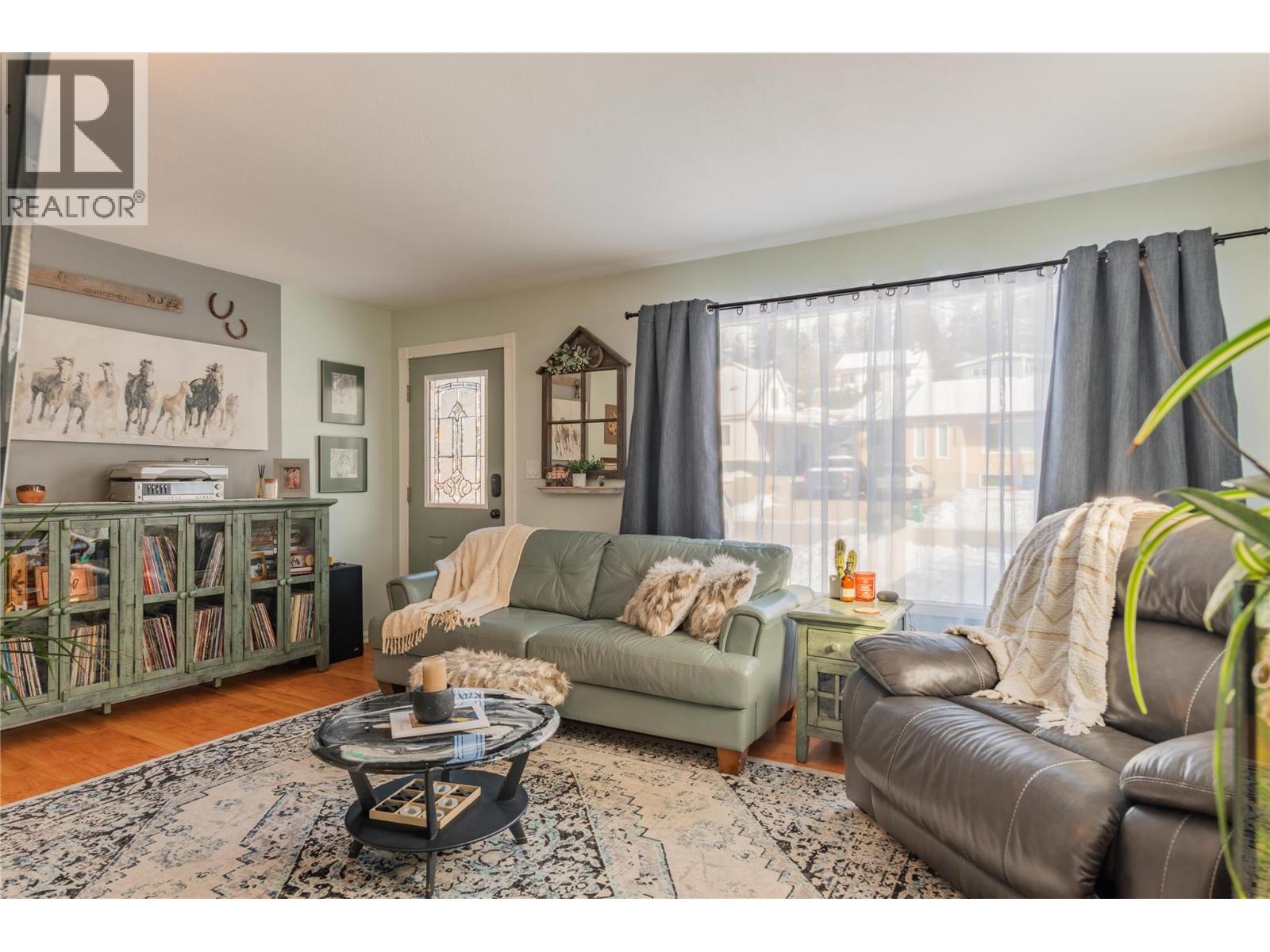 2130 SEVENTH Avenue, Trail