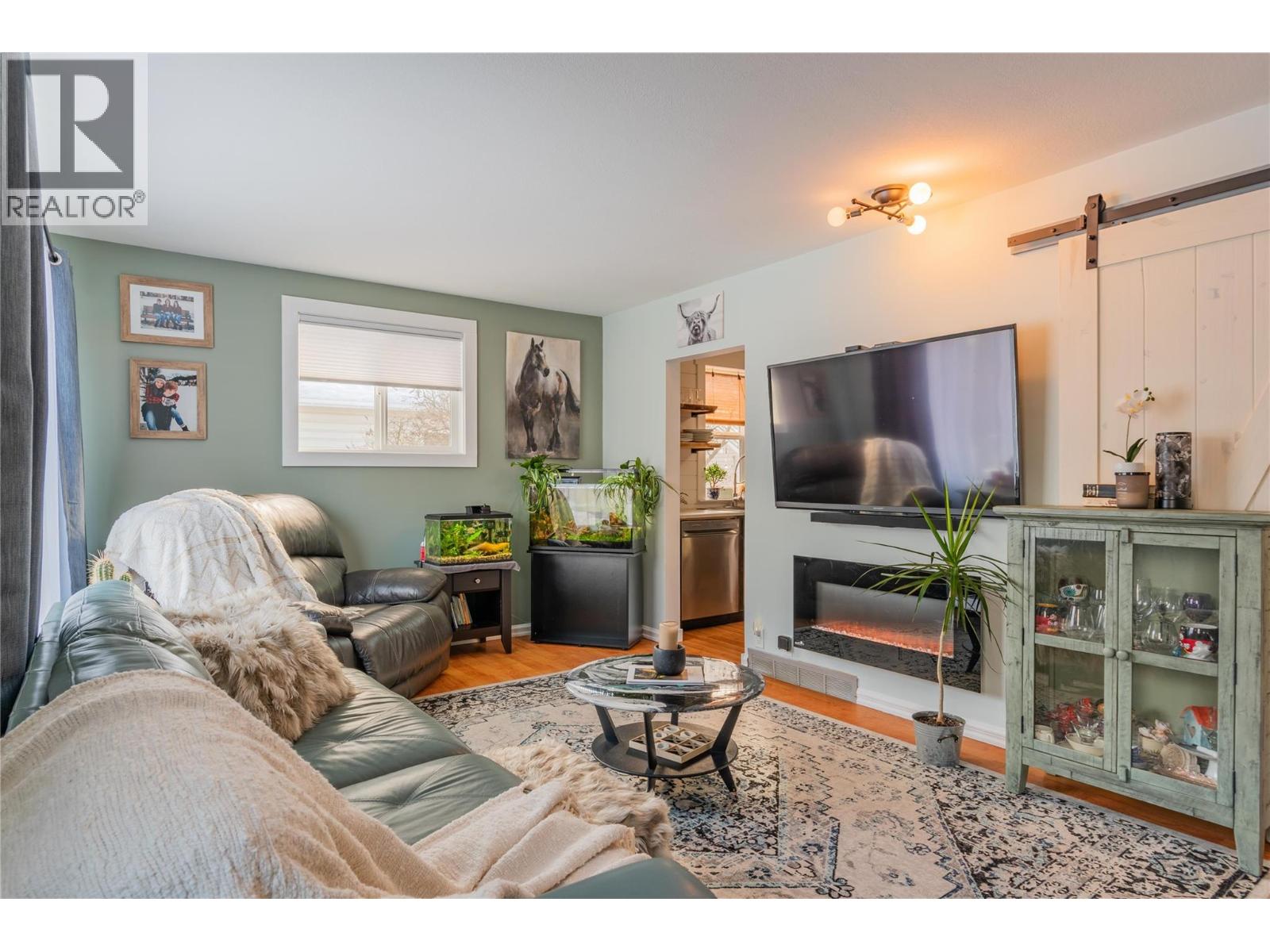 2130 SEVENTH Avenue, Trail