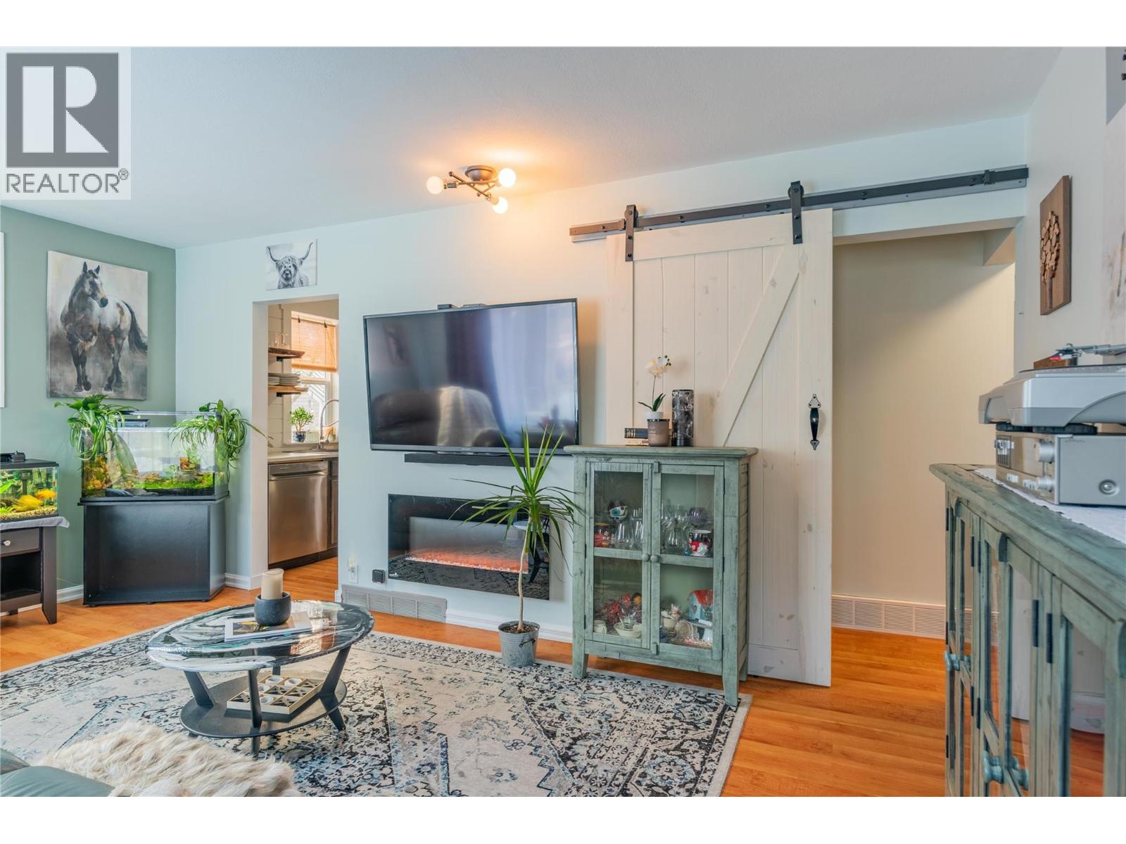2130 SEVENTH Avenue, Trail