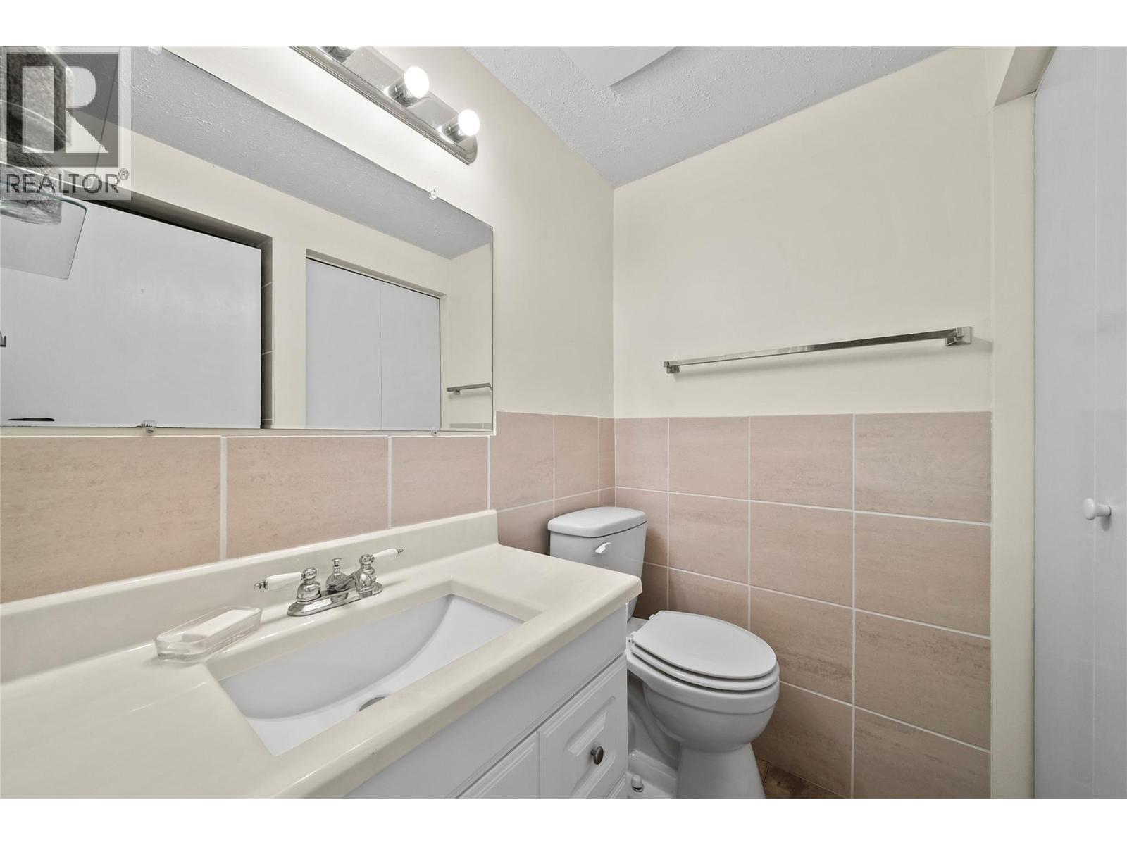 1225 Bay Drive, Chase