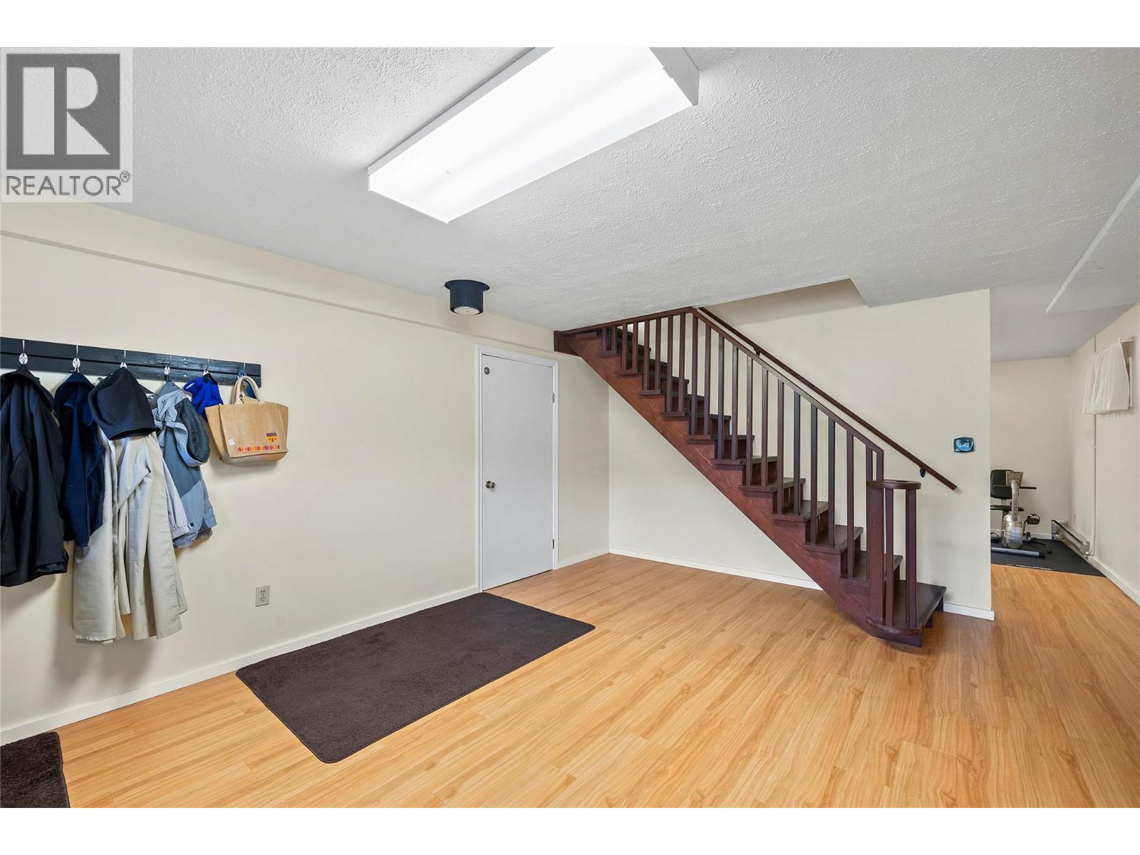 1225 Bay Drive, Chase