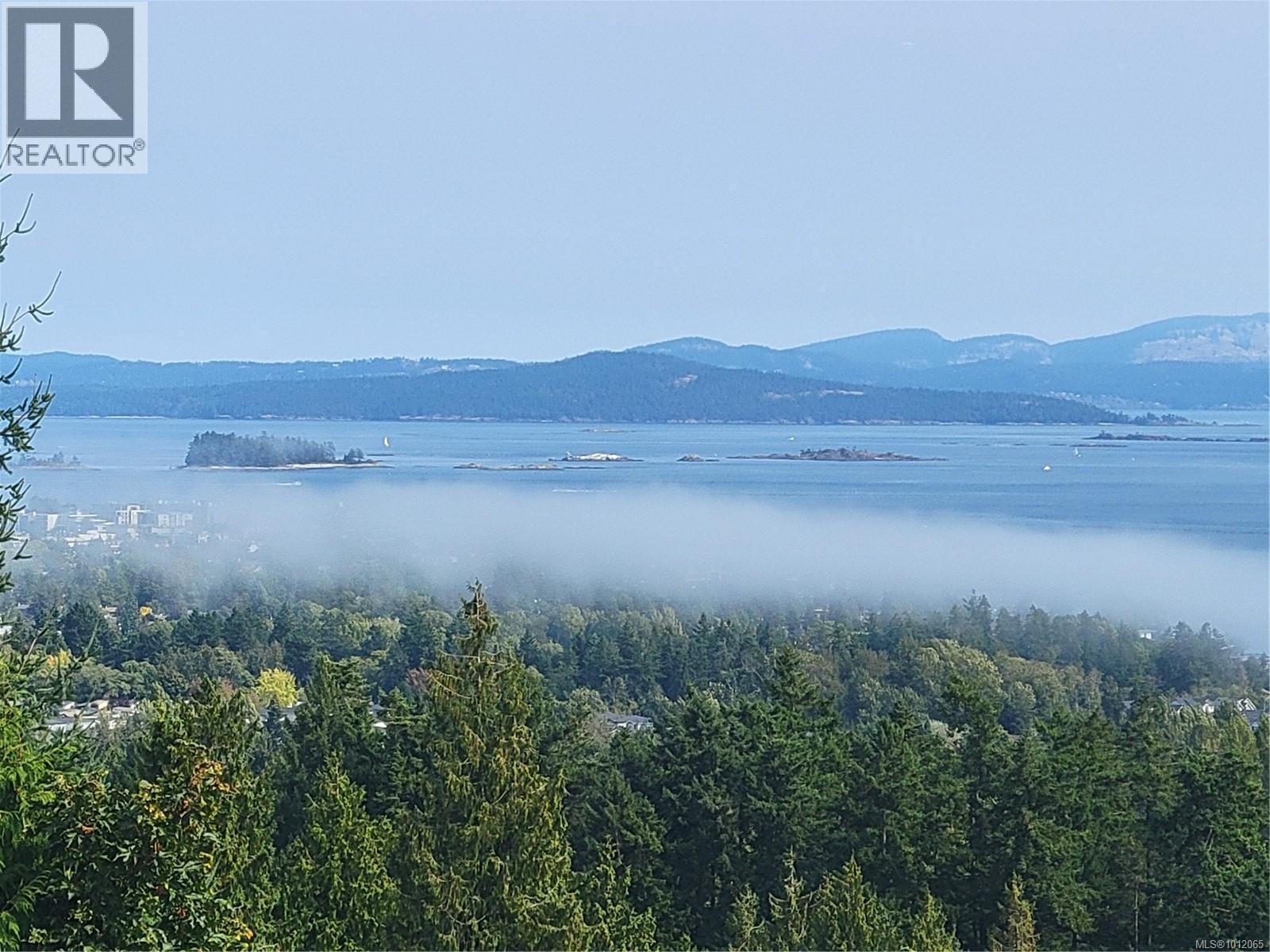 8870 Forest Park Dr, North Saanich