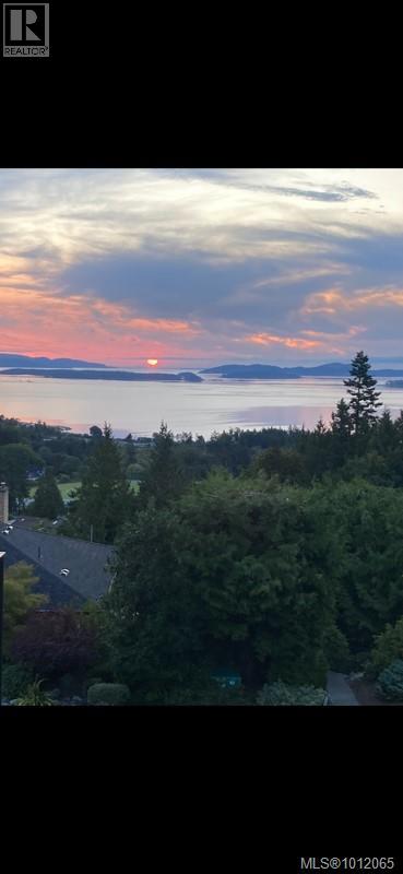 8870 Forest Park Dr, North Saanich