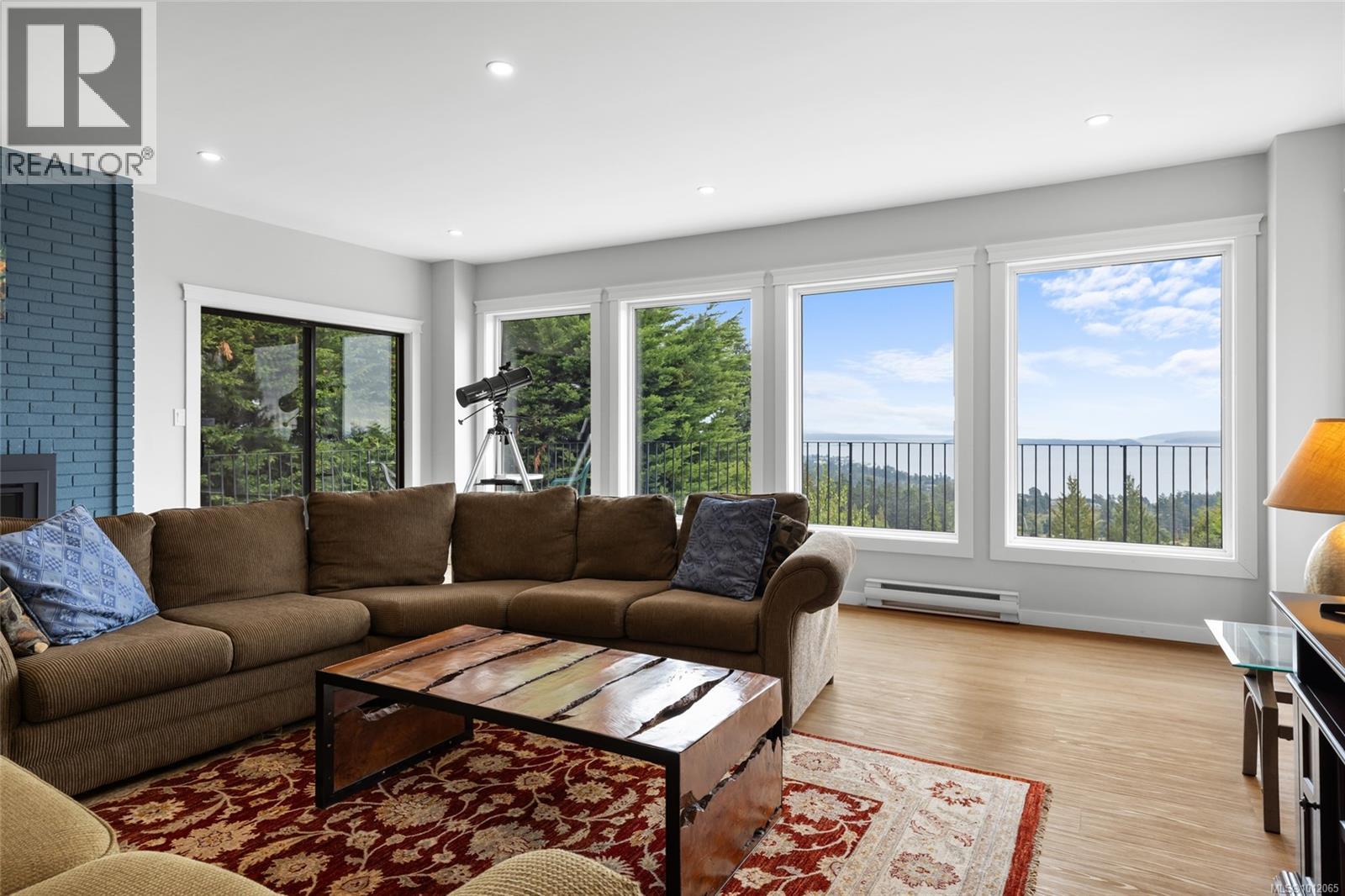 8870 Forest Park Dr, North Saanich