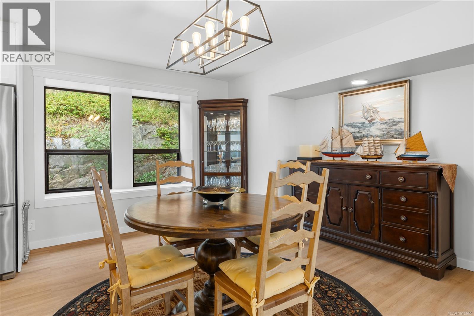 8870 Forest Park Dr, North Saanich