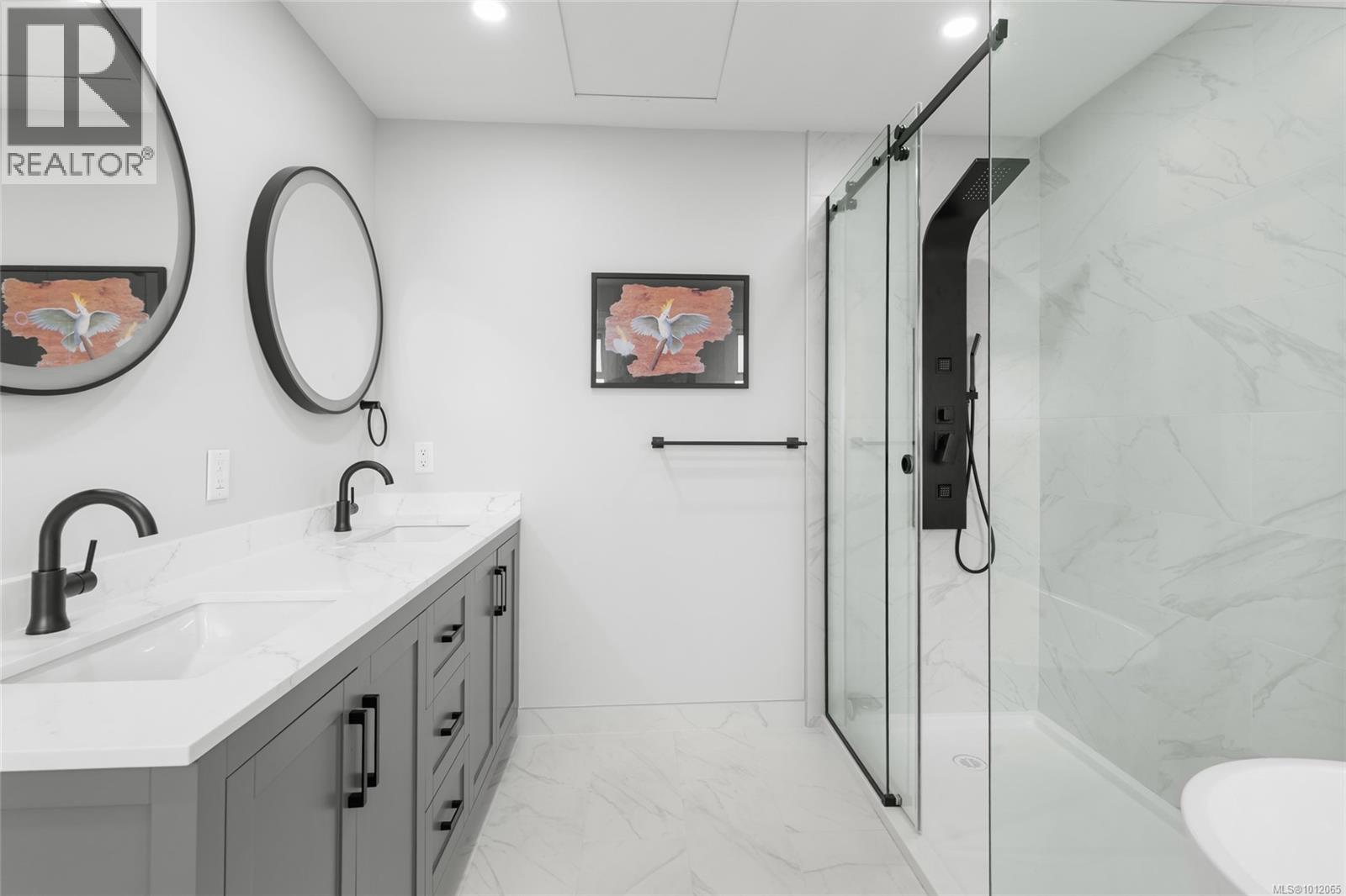 8870 Forest Park Dr, North Saanich