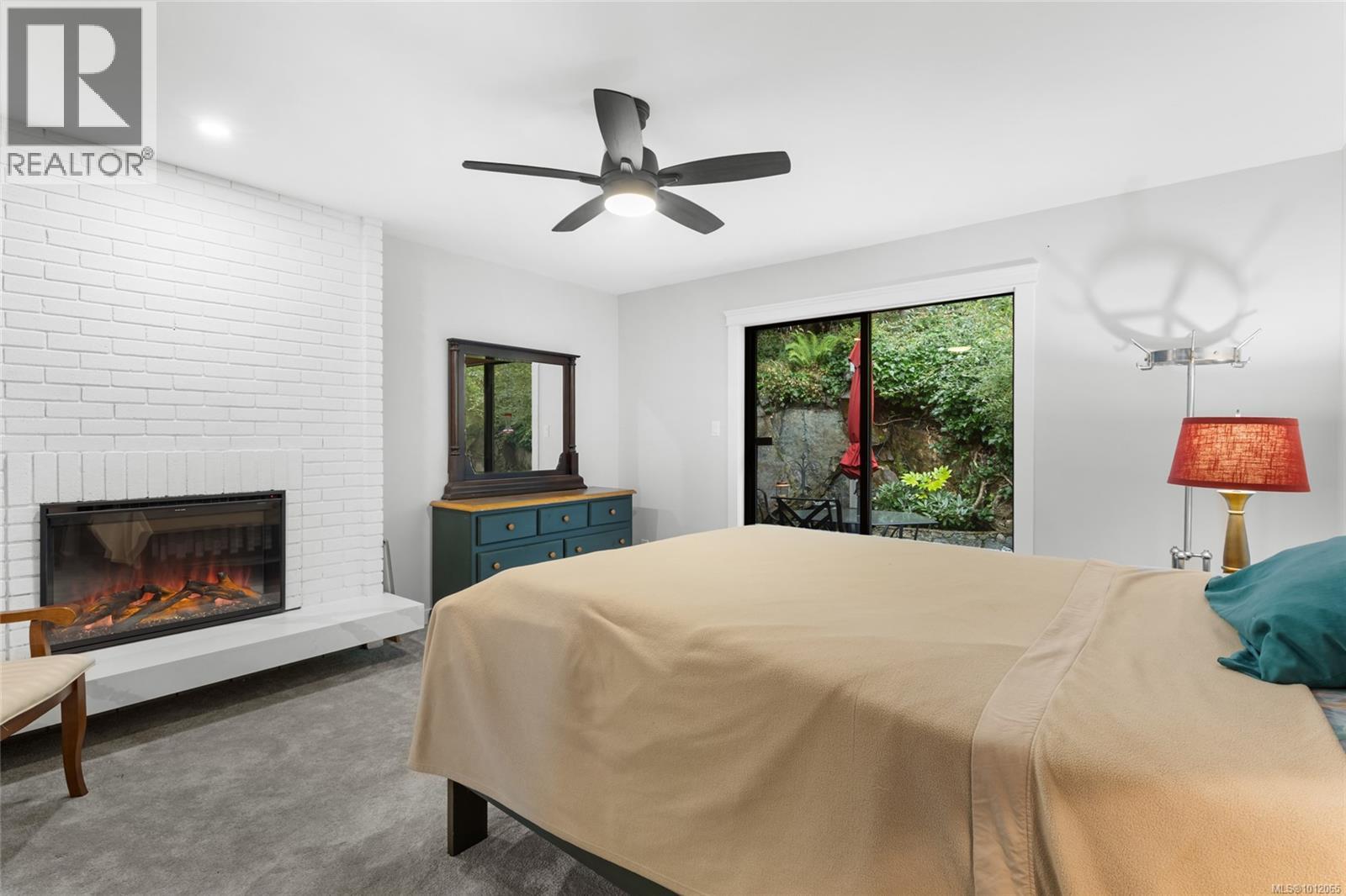 8870 Forest Park Dr, North Saanich