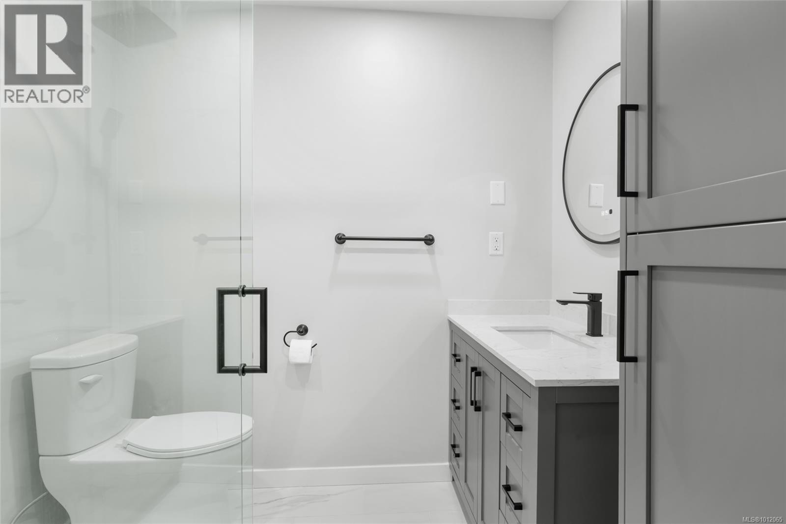8870 Forest Park Dr, North Saanich
