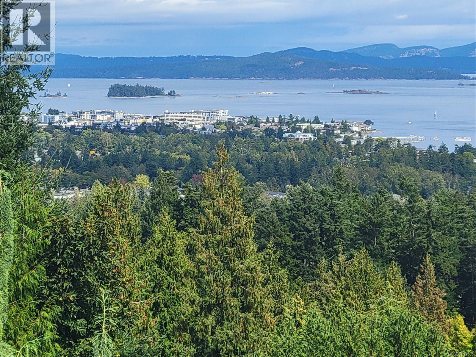 8870 Forest Park Dr, North Saanich