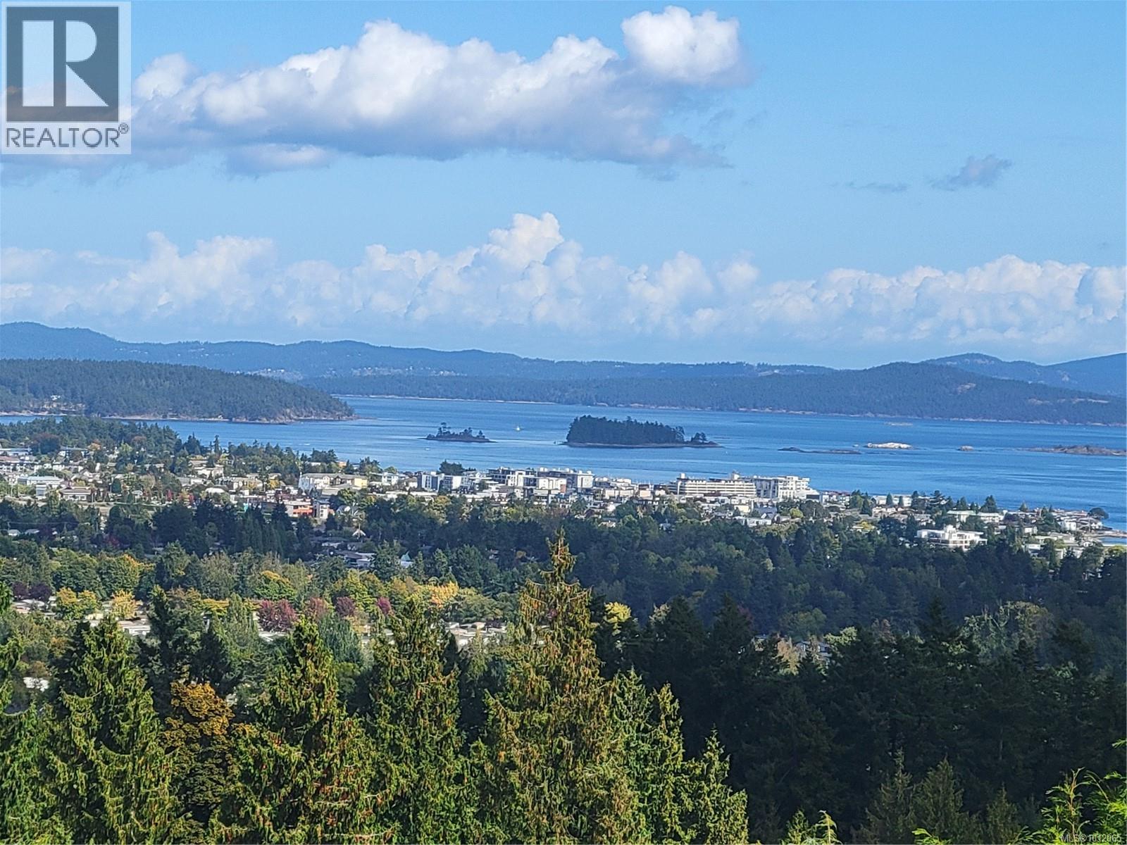 8870 Forest Park Dr, North Saanich