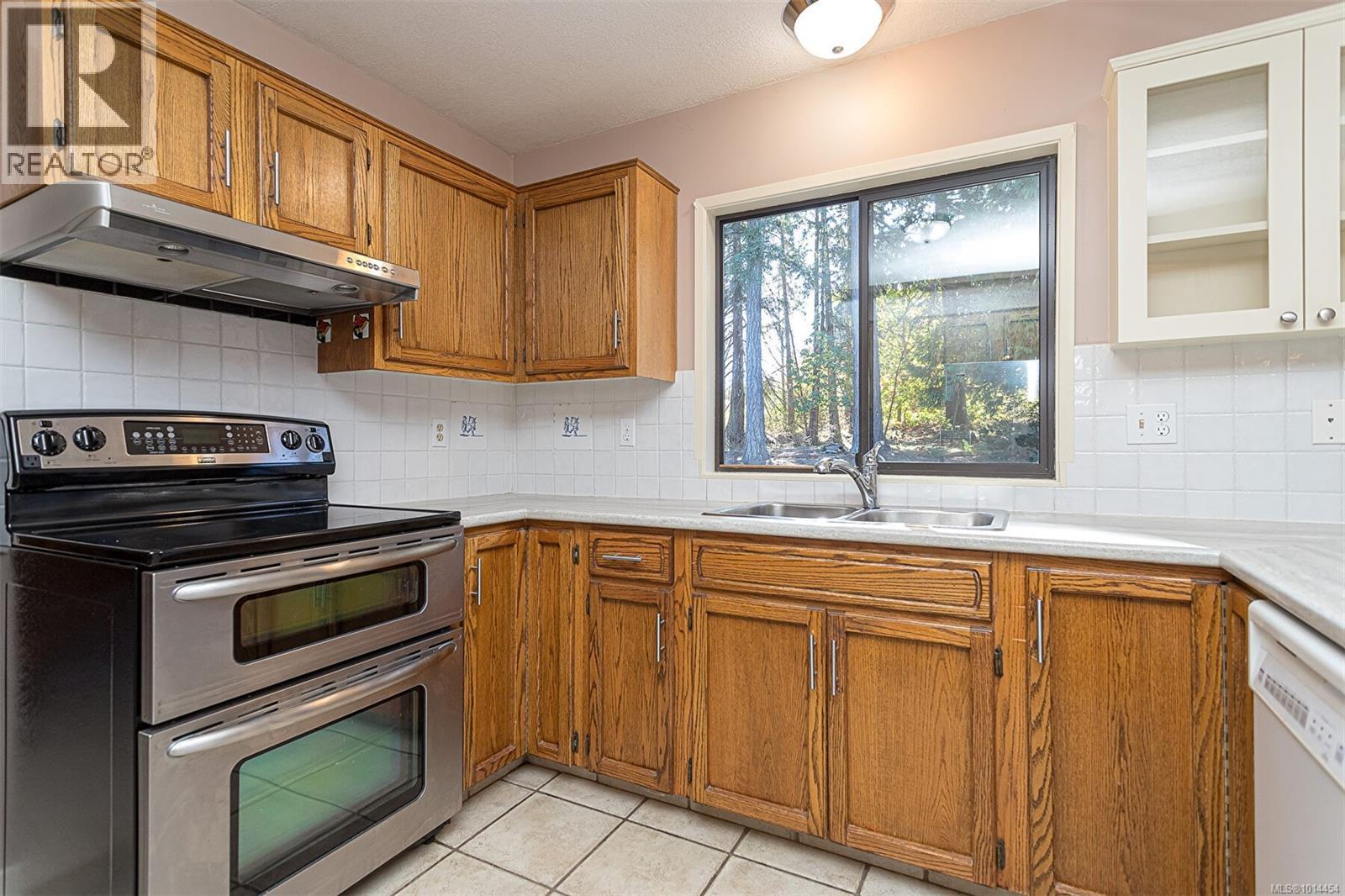 1048 Wood Duck Pl, Qualicum Beach