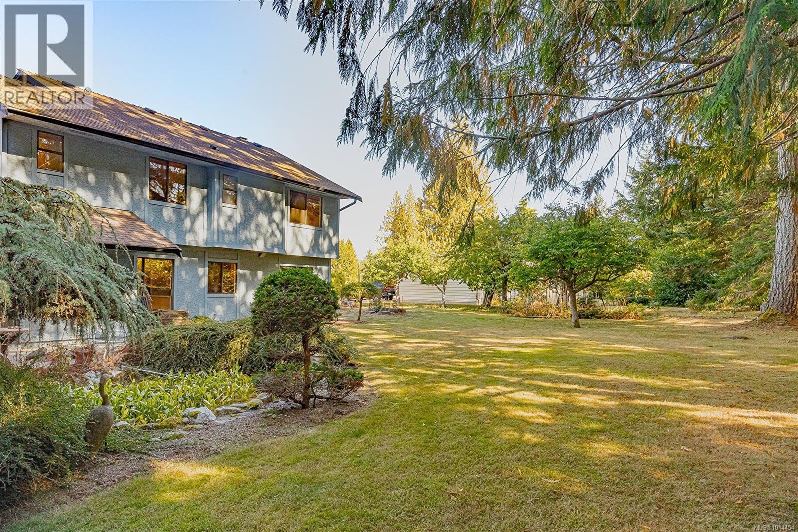 1048 Wood Duck Pl, Qualicum Beach