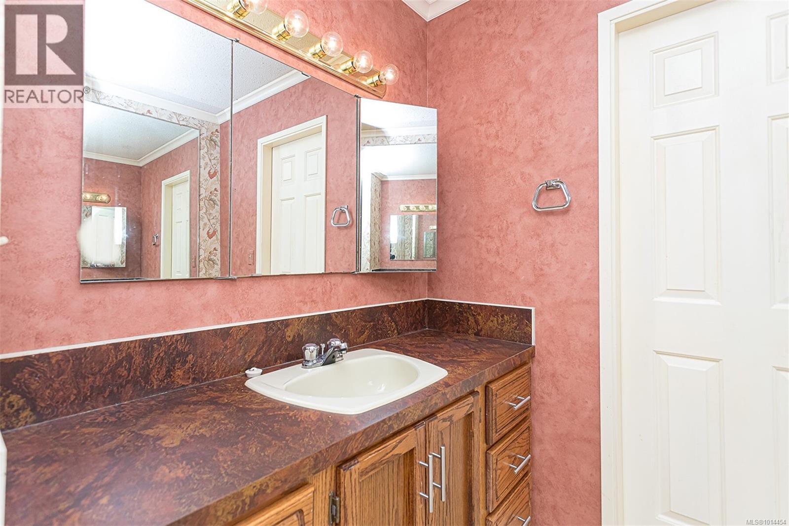 1048 Wood Duck Pl, Qualicum Beach