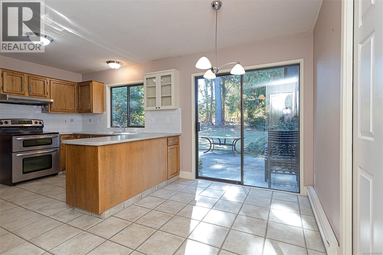 1048 Wood Duck Pl, Qualicum Beach