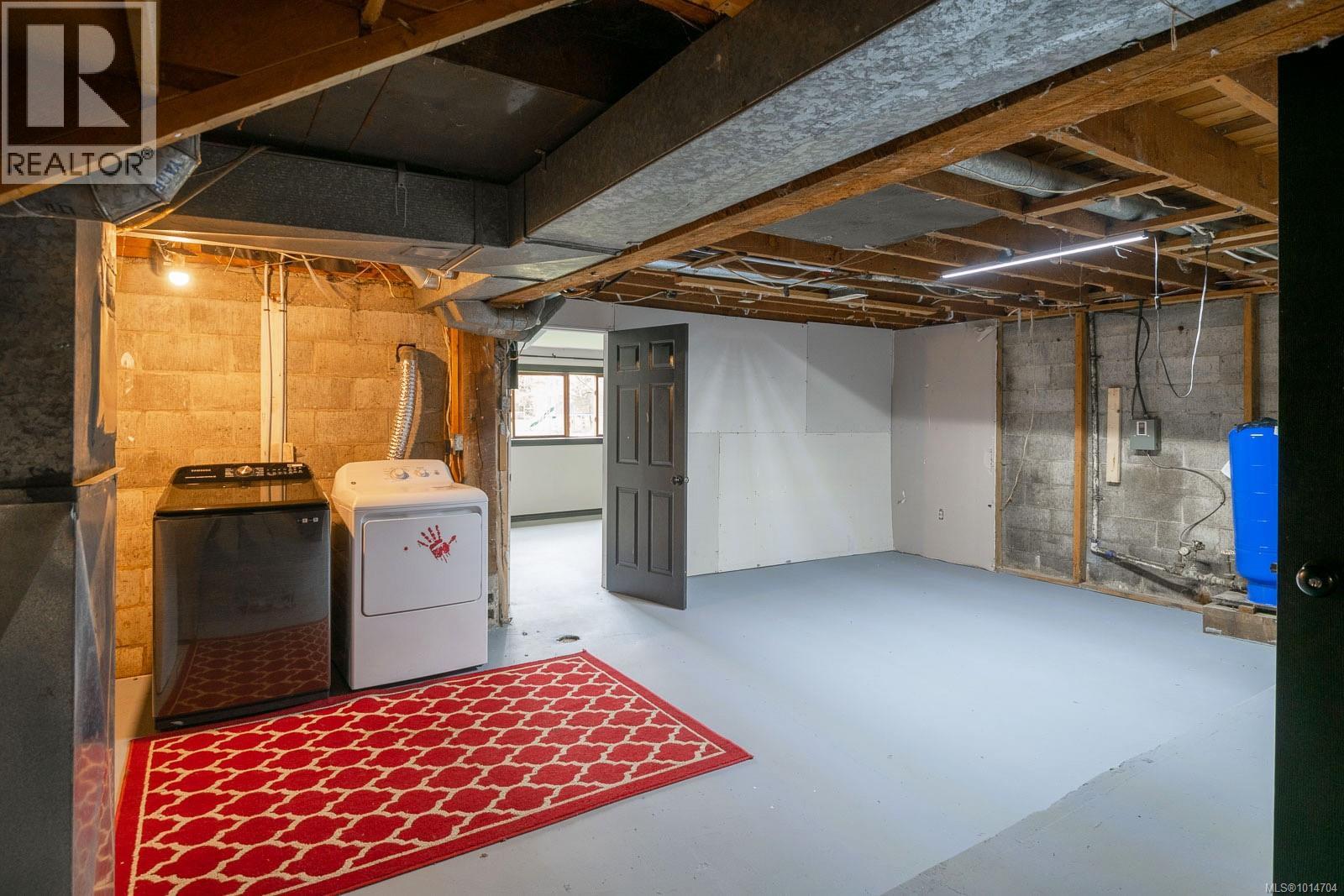 8590 Bland Rd, Port Alberni