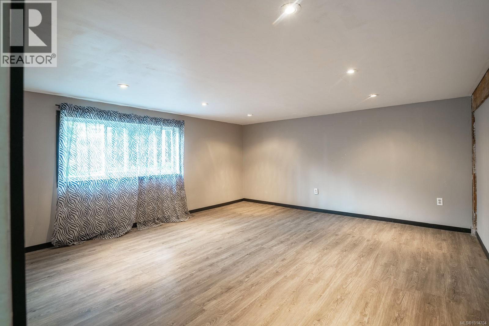 8590 Bland Rd, Port Alberni