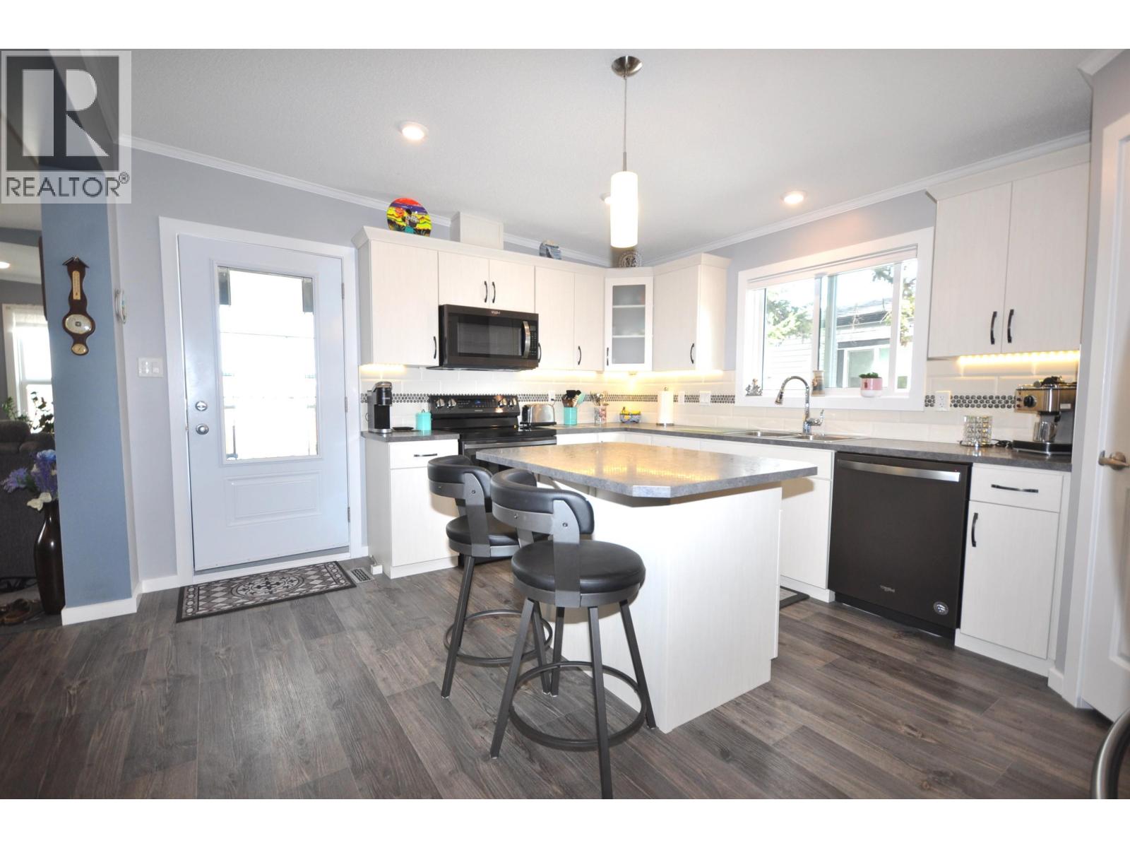 31 4072 LAC LA HACHE STATION ROAD - Image 3