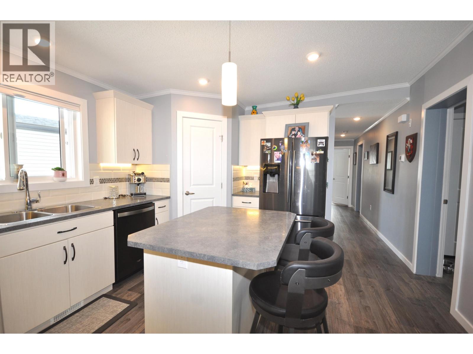 31 4072 LAC LA HACHE STATION ROAD - 4