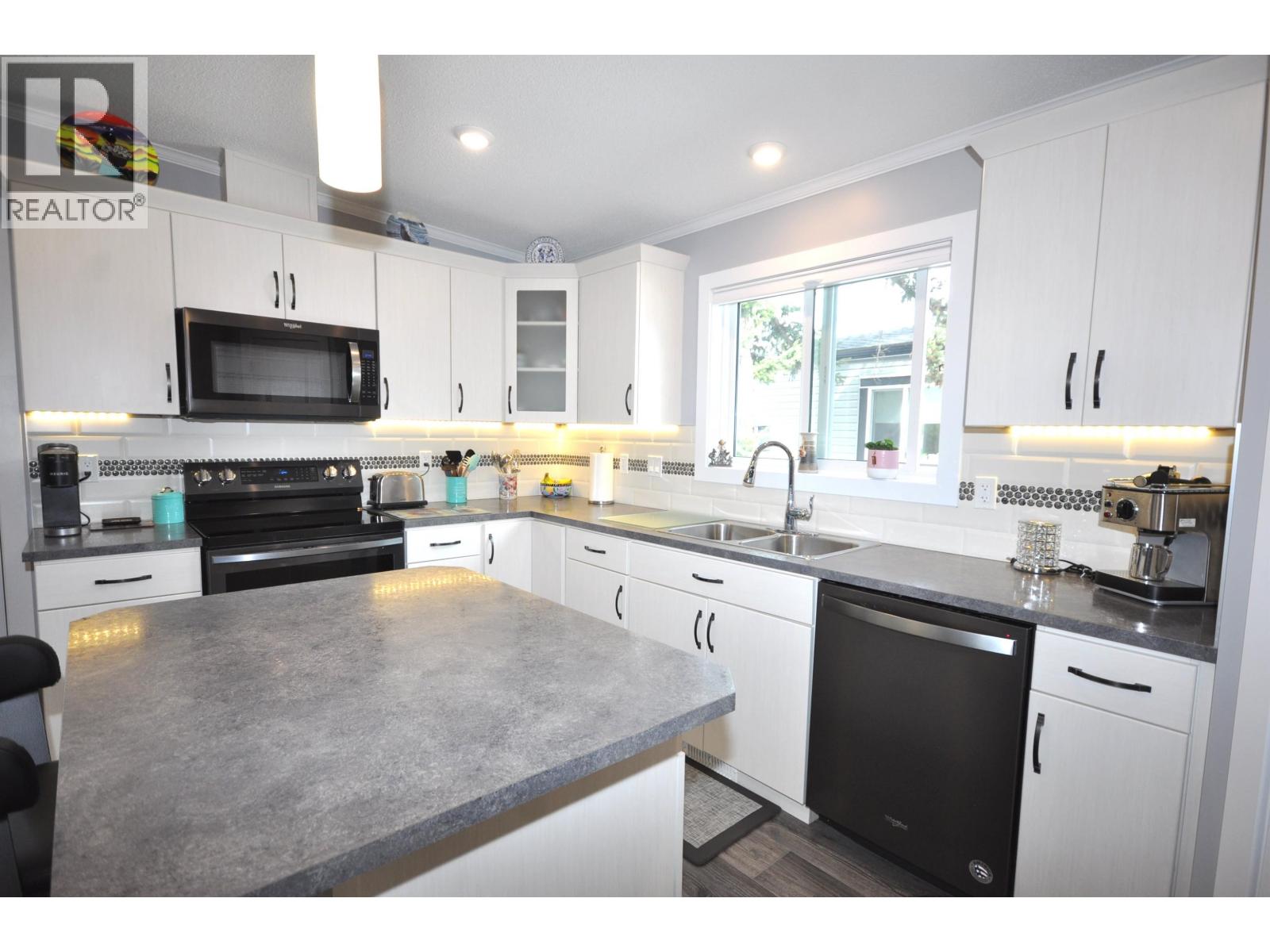 31 4072 LAC LA HACHE STATION ROAD - 7