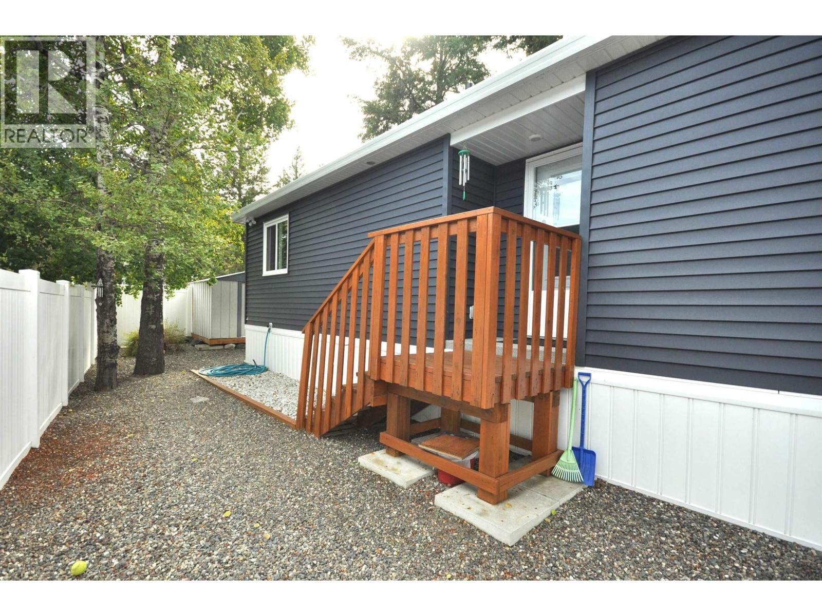 31 4072 LAC LA HACHE STATION ROAD - 29