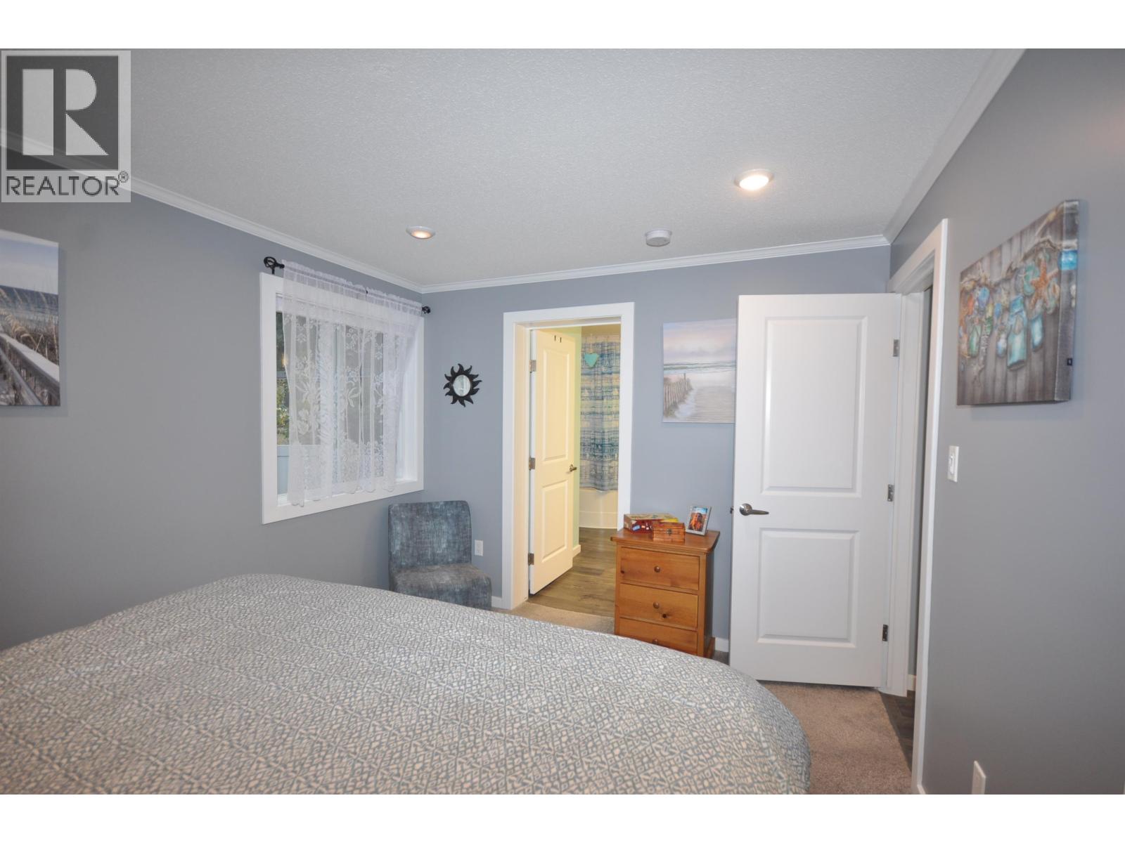 31 4072 LAC LA HACHE STATION ROAD - 23