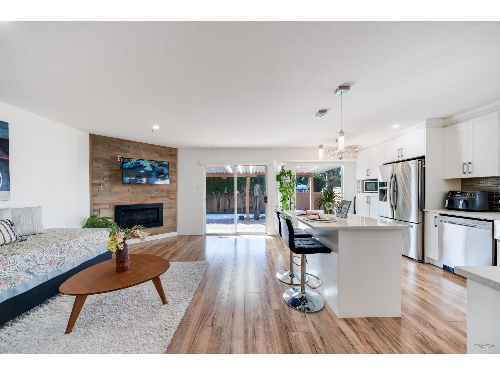 14286 20 AVENUE, Surrey