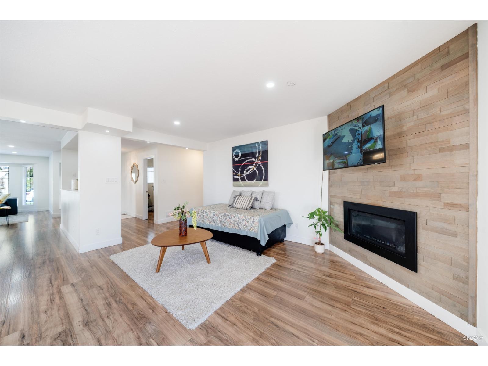 14286 20 AVENUE, Surrey