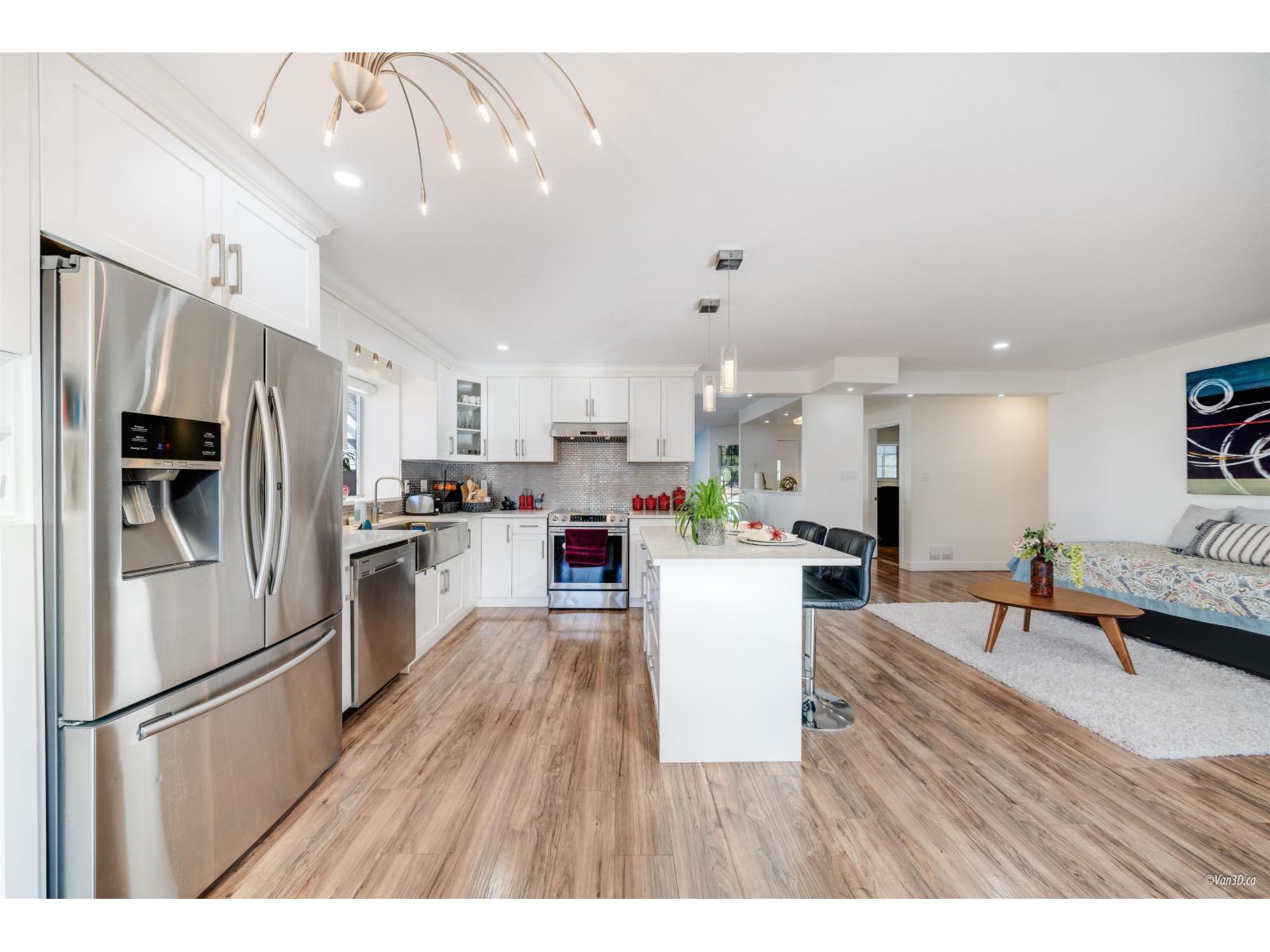 14286 20 AVENUE, Surrey