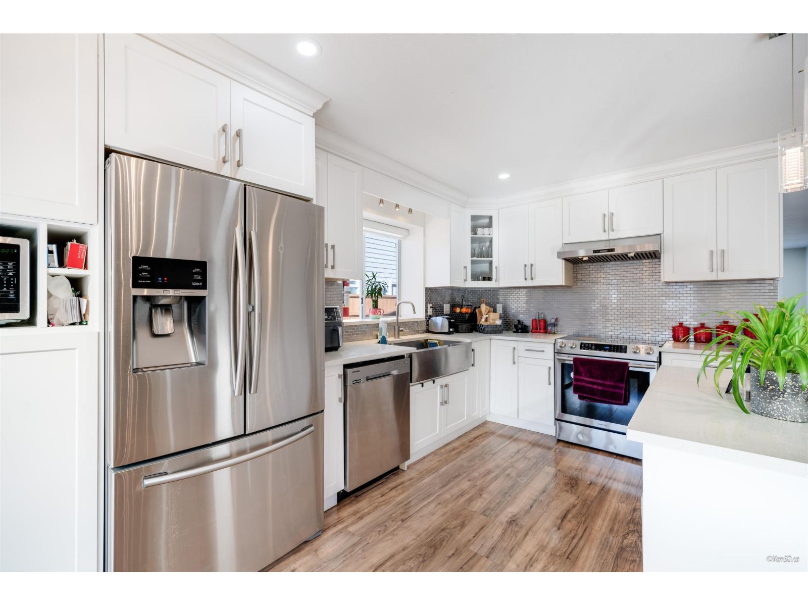 14286 20 AVENUE, Surrey
