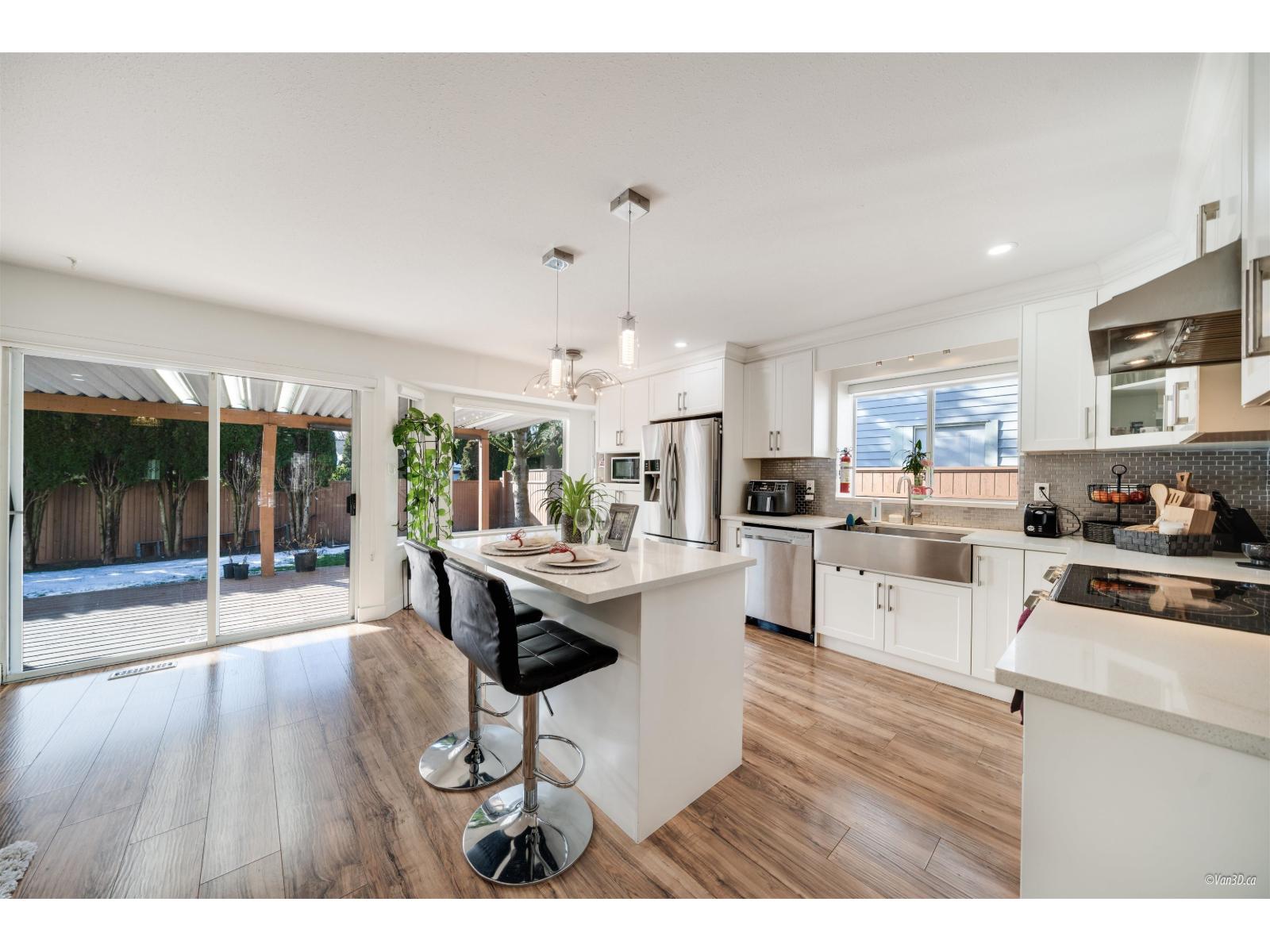 14286 20 AVENUE, Surrey